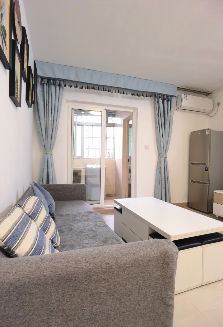 诚泰大厦  1室1厅1卫    41.0万 诚泰大厦  1室1厅1卫    41.0万客厅