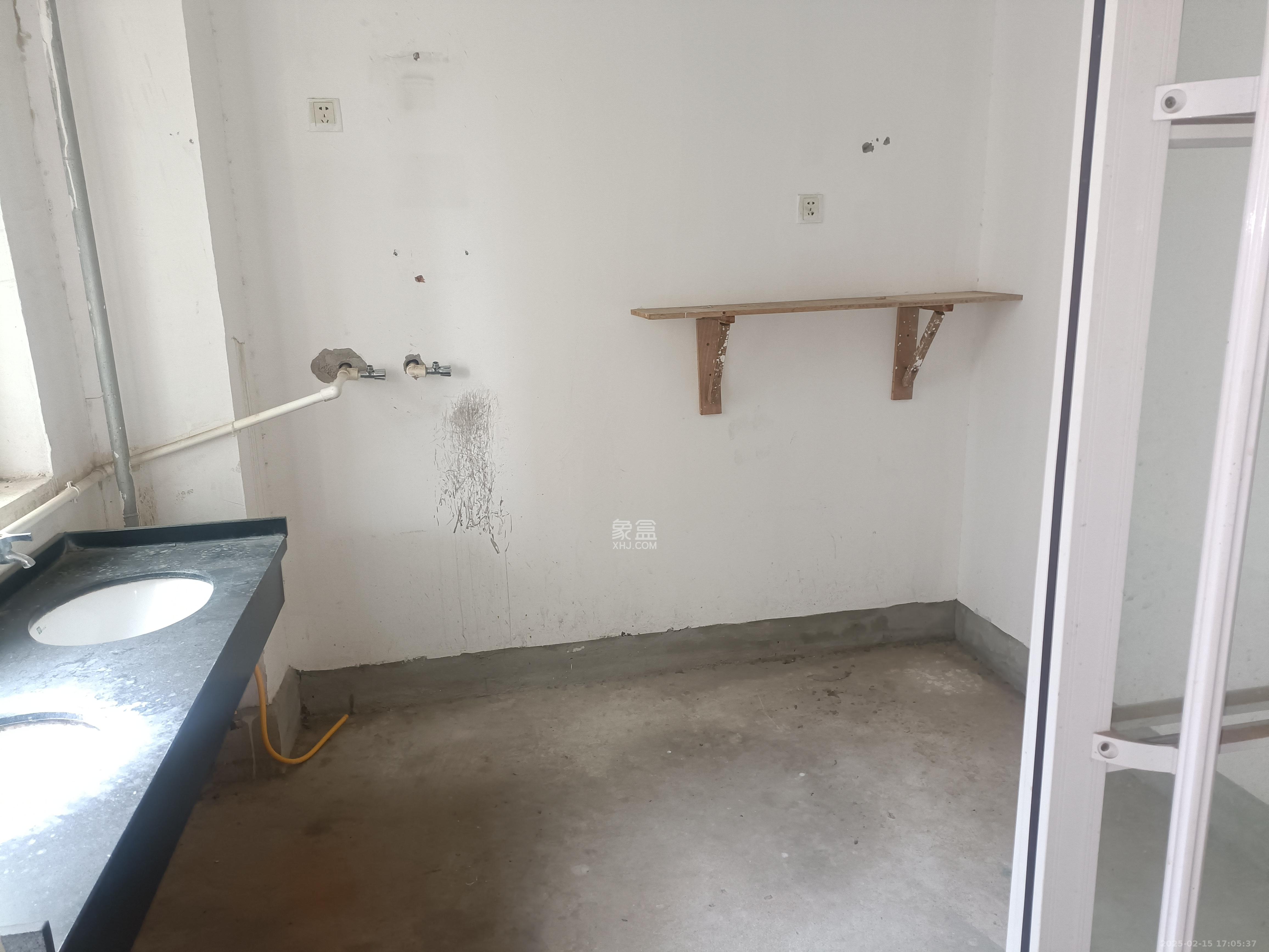 博雅湘水湾  3室2厅2卫   1500.00元/月室内图