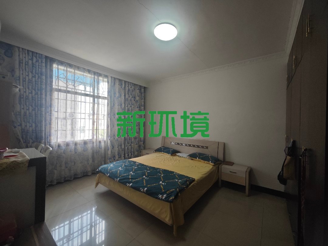 警苑小区 4室2厅2卫 71.8万 警苑小区 4室2厅2卫 71.8万客厅