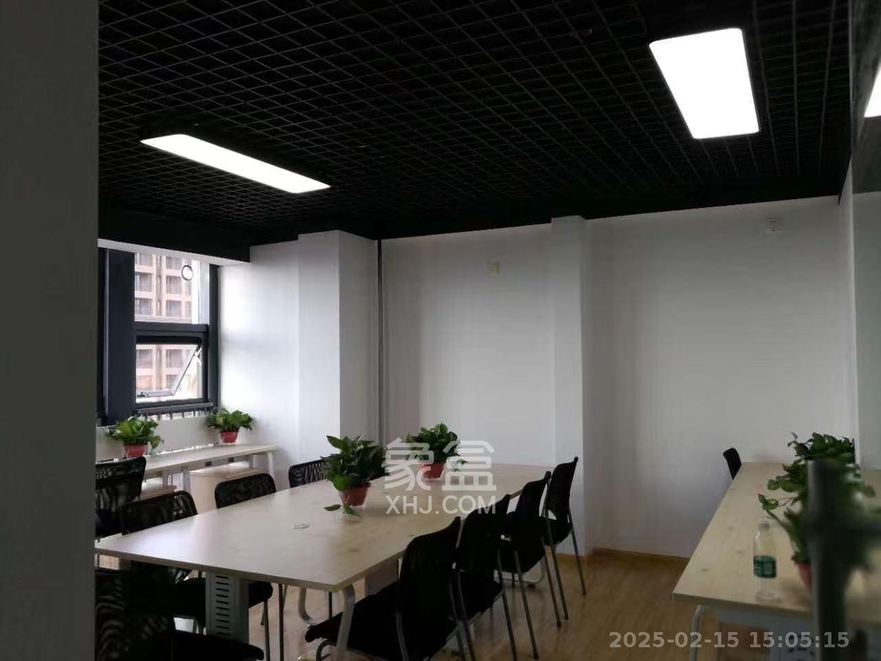 第六都（陆都小区）  1室1厅1卫   4200.00元/月室内图