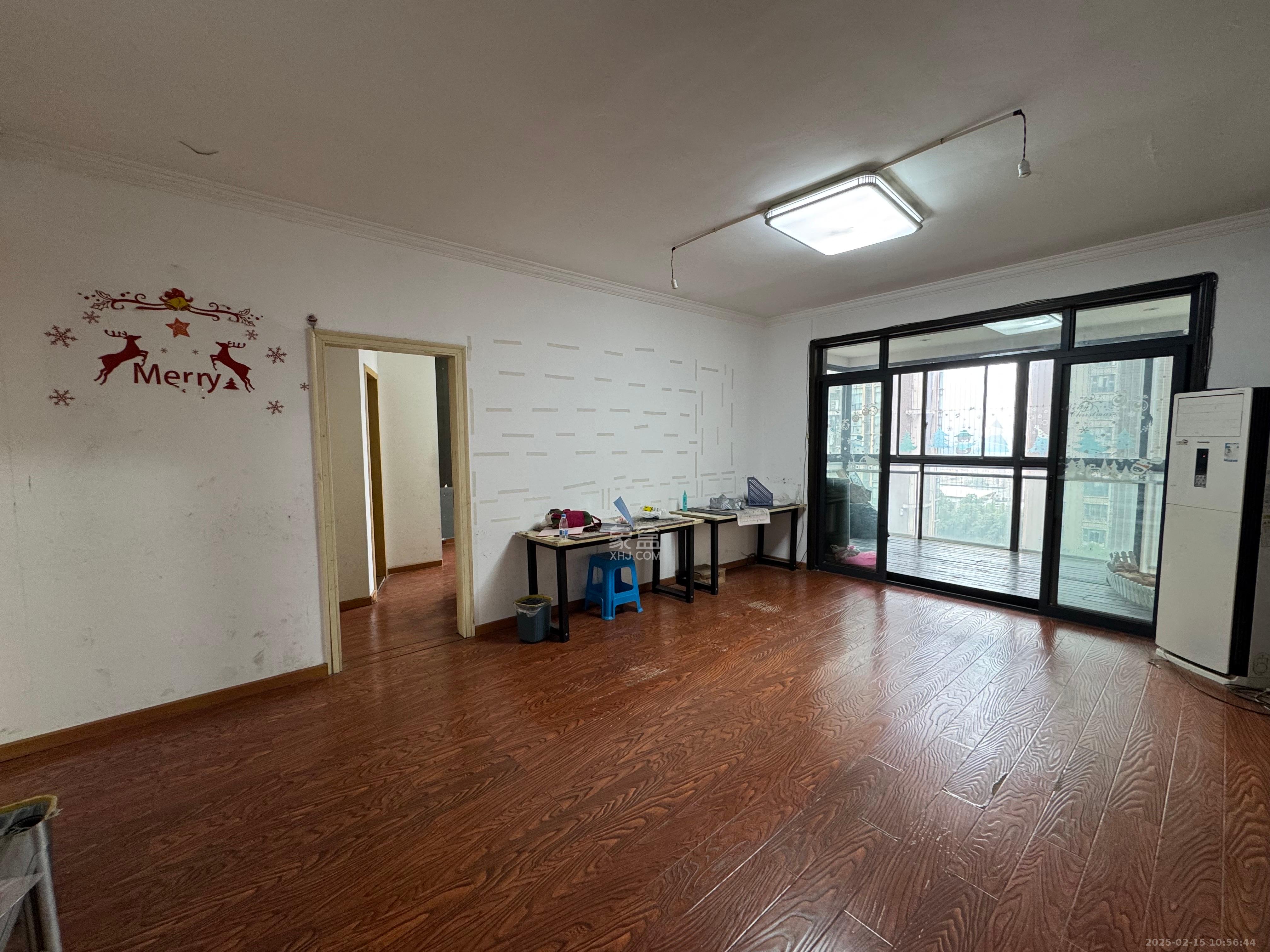 藏珑湖上国际花园 4室2厅2卫 3200.0元/月 藏珑湖上国际花园 4室2厅2卫 3200.0元/月室内图