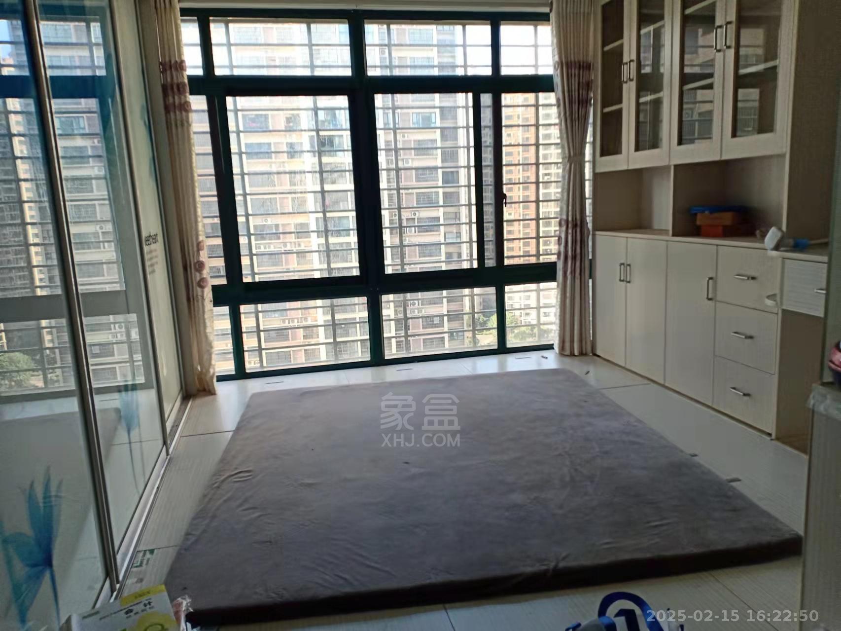 翠谷城 4室2厅2卫 2000.0元/月 翠谷城 4室2厅2卫 2000.0元/月室内图