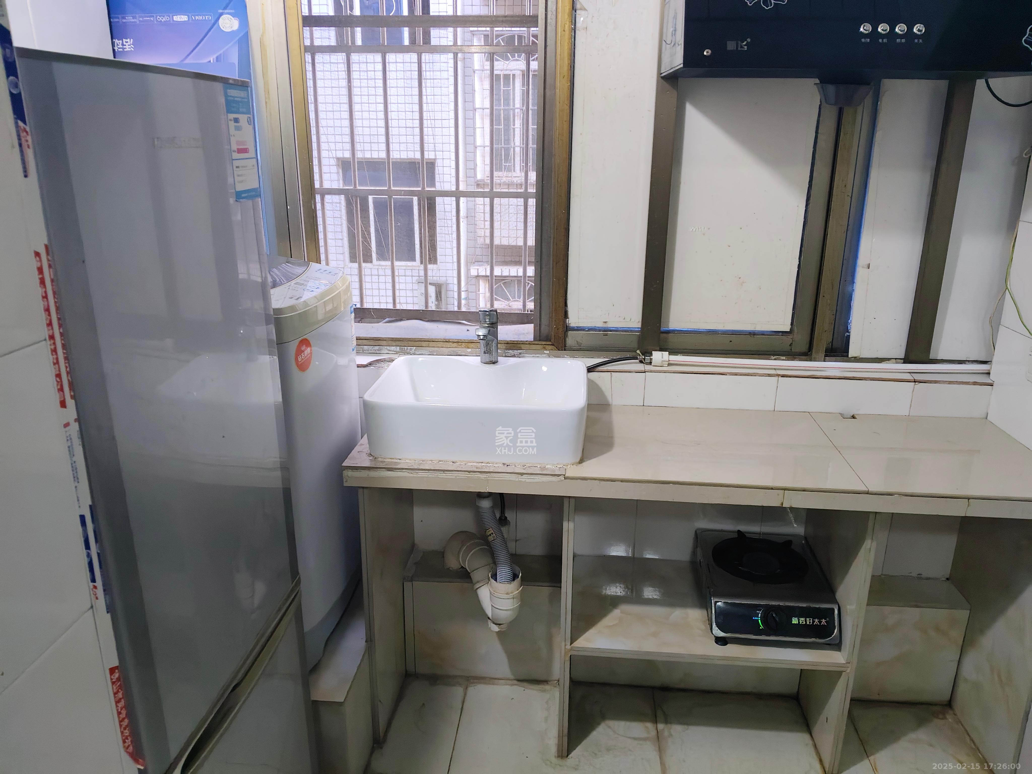 新合四村  1室0厅0卫   1000.00元/月室内图