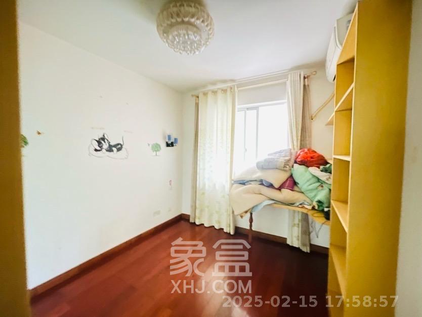 红树湾  4室2厅2卫   2200.00元/月室内图