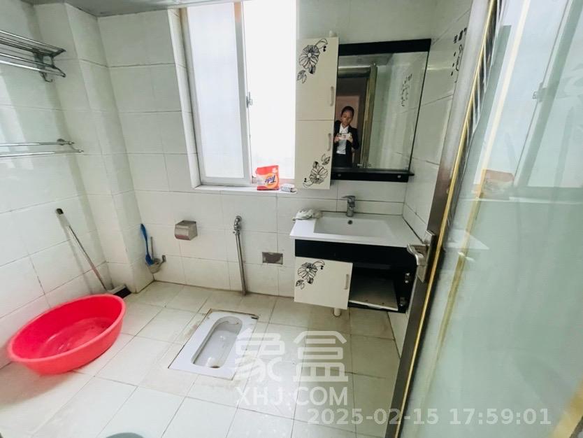 红树湾  4室2厅2卫   2200.00元/月室内图