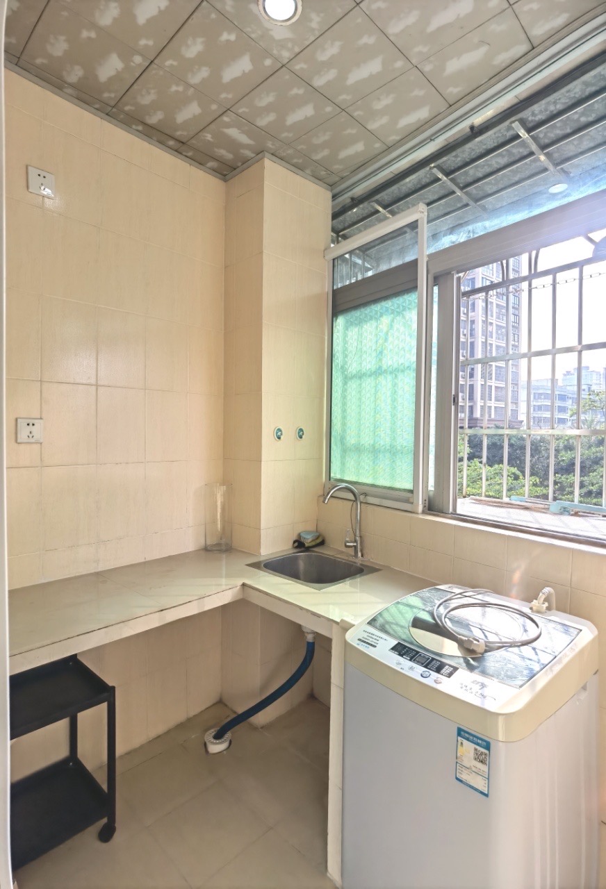 诚泰大厦  1室1厅1卫    41.0万 诚泰大厦  1室1厅1卫    41.0万客厅