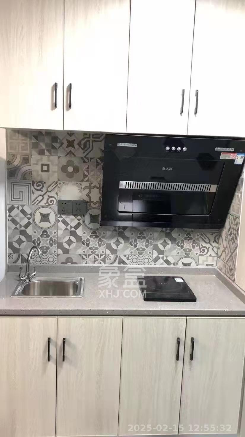 东盈商业广场(华泉城市广场) 1室1厅1卫 1900.0元/月 东盈商业广场(华泉城市广场) 1室1厅1卫 1900.0元/月室内图