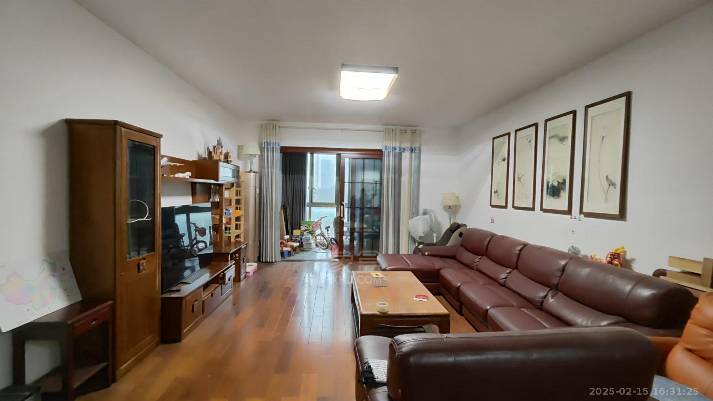 美的城一期 4室2厅2卫 2600.0元/月 美的城一期 4室2厅2卫 2600.0元/月室内图