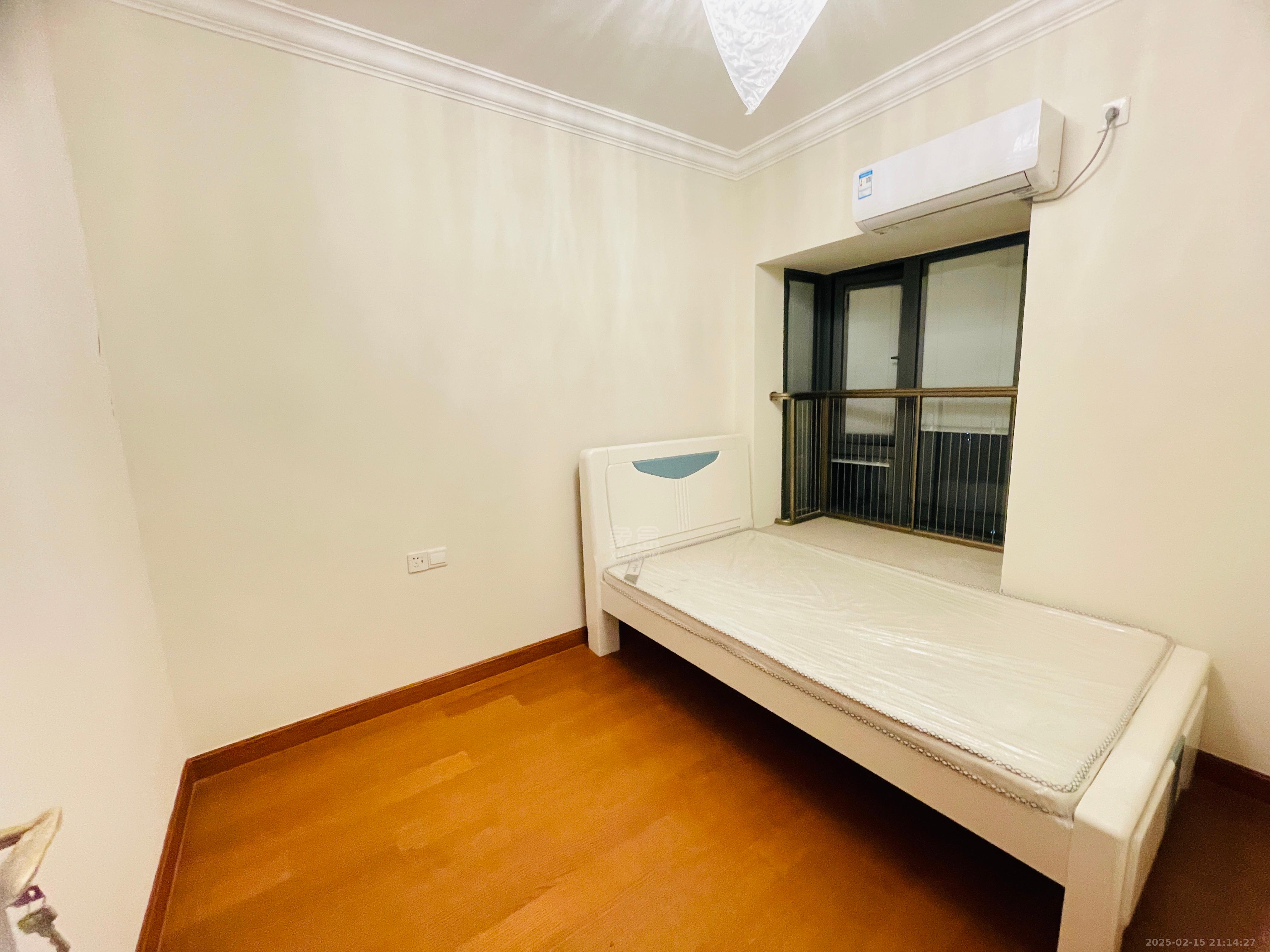 恒大华府 3室2厅2卫 2400.0元/月 恒大华府 3室2厅2卫 2400.0元/月室内图