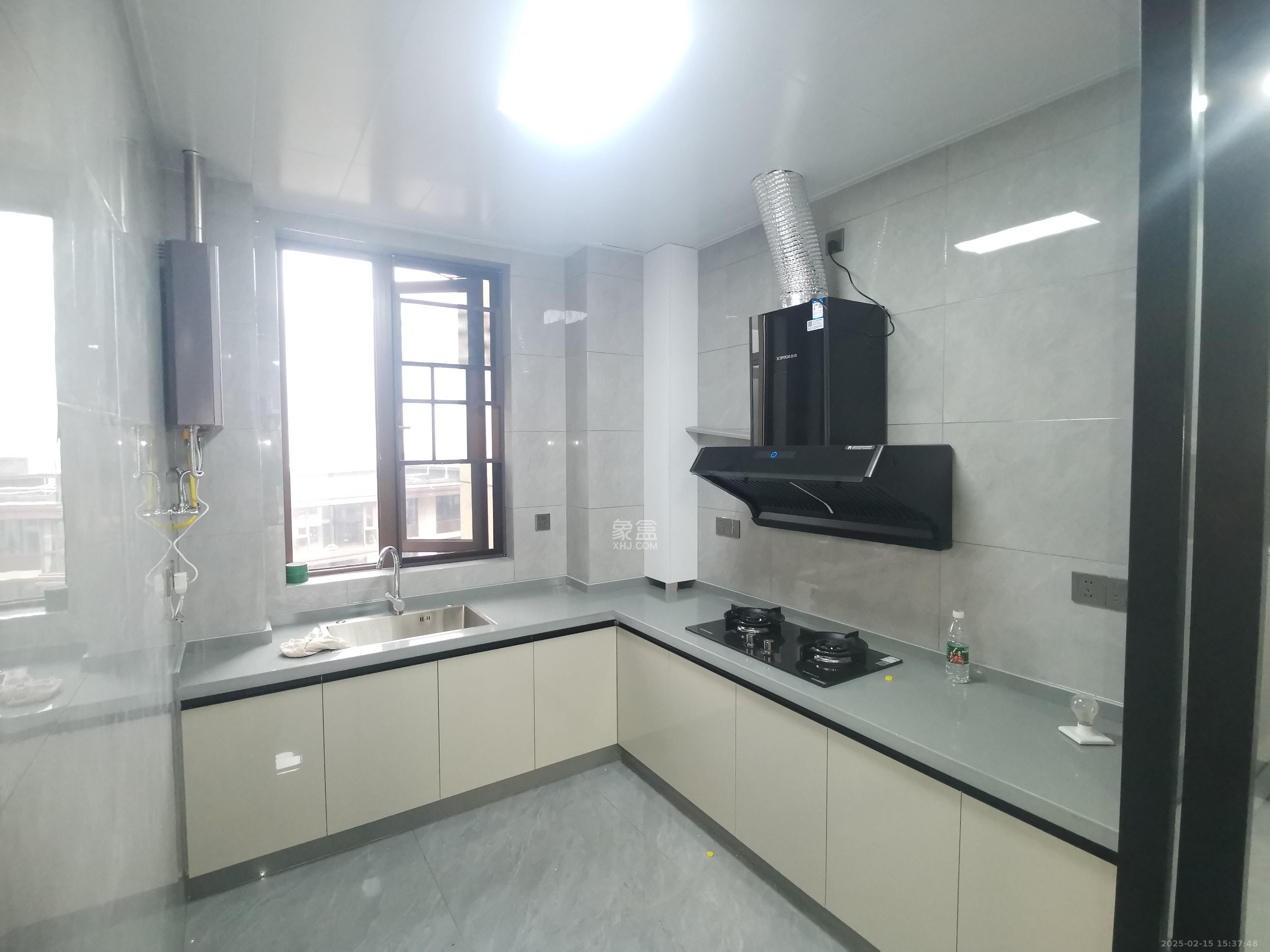 绿地麓湖郡  5室2厅2卫    4000.0元/月 绿地麓湖郡  5室2厅2卫    4000.0元/月室内图