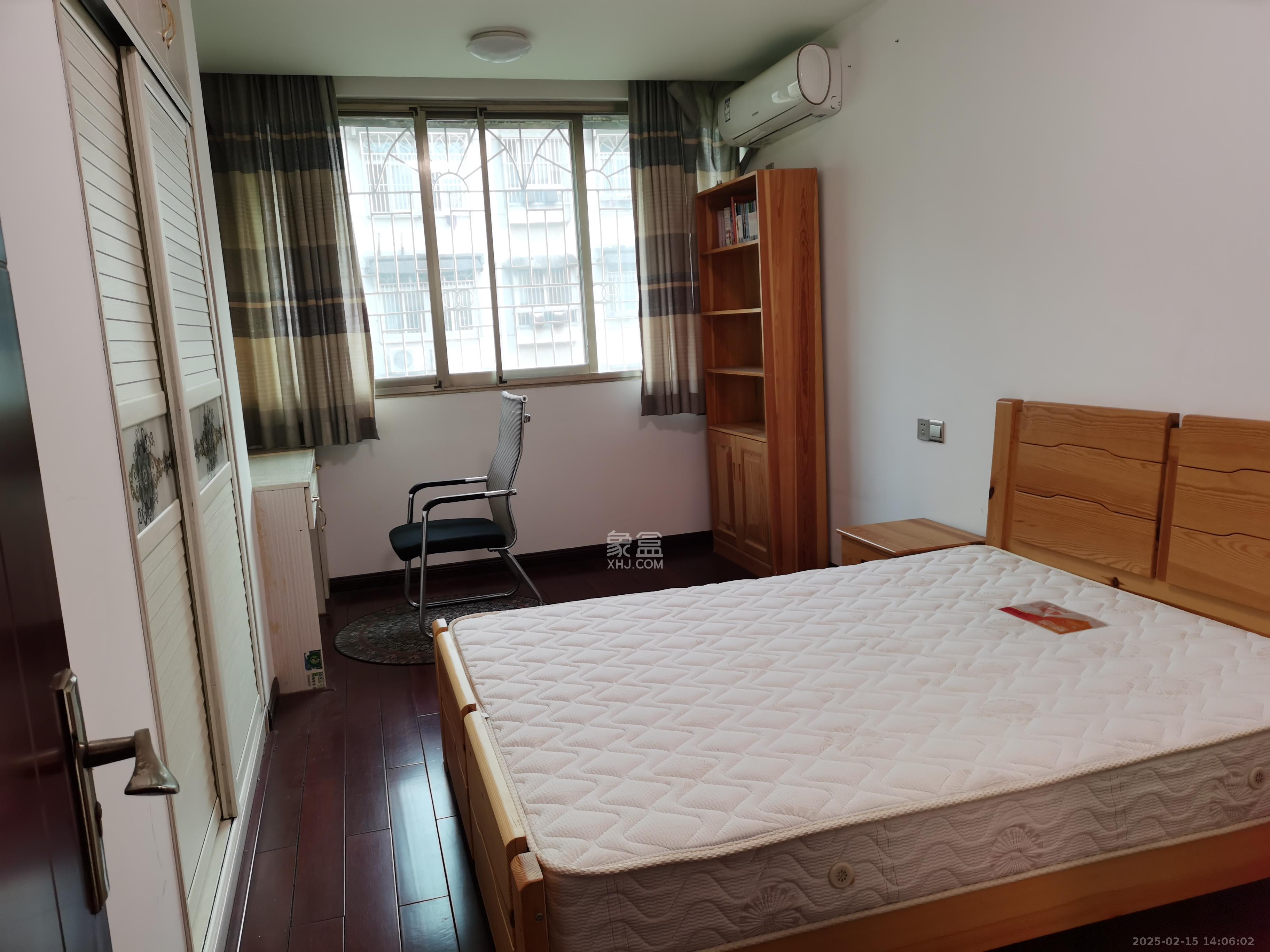 长沙理工大学东院西院  3室2厅1卫    2300.0元/月室内图
