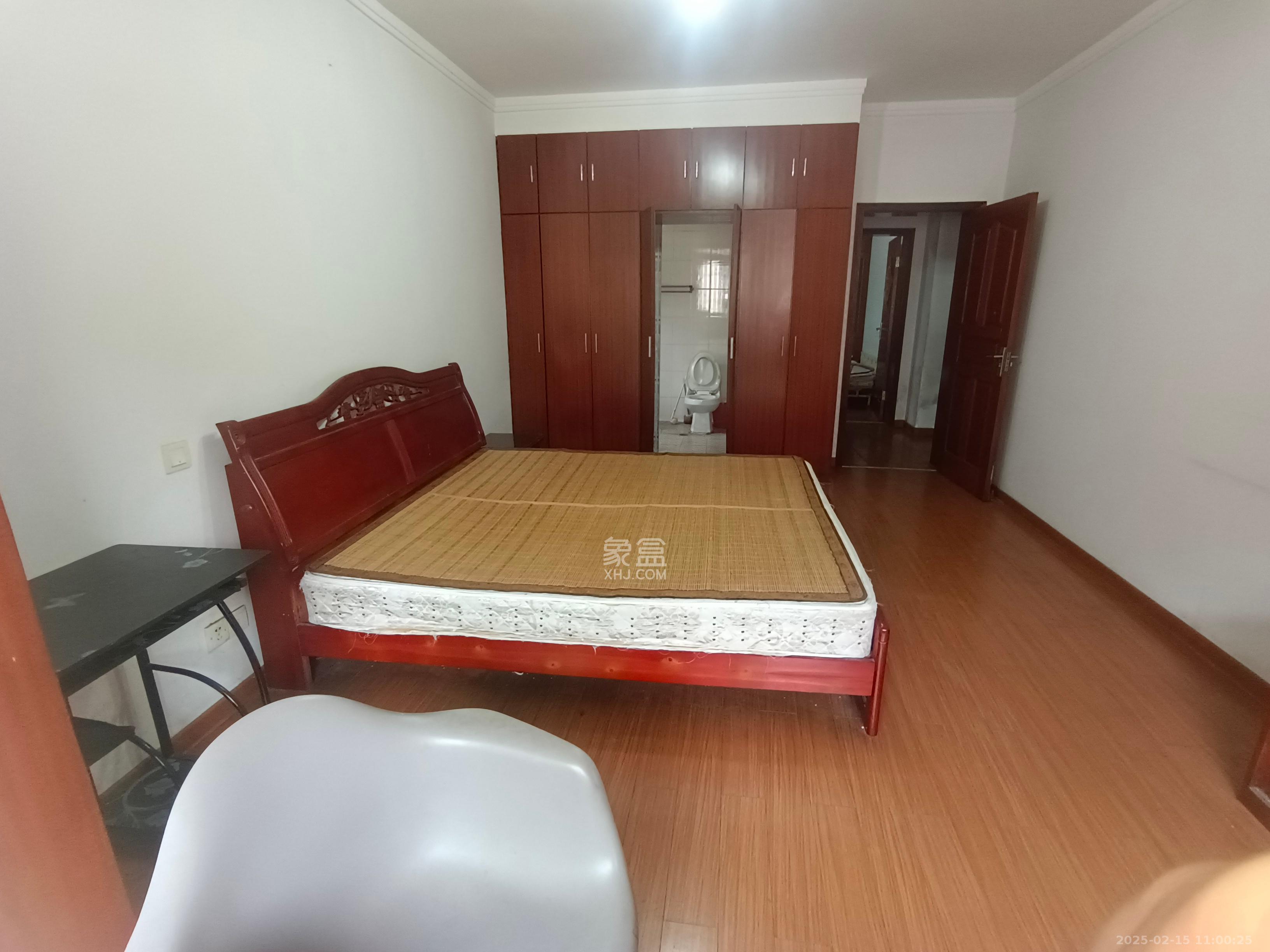 佳远小区(汽车西站) 3室2厅2卫 1900.0元/月 佳远小区(汽车西站) 3室2厅2卫 1900.0元/月室内图