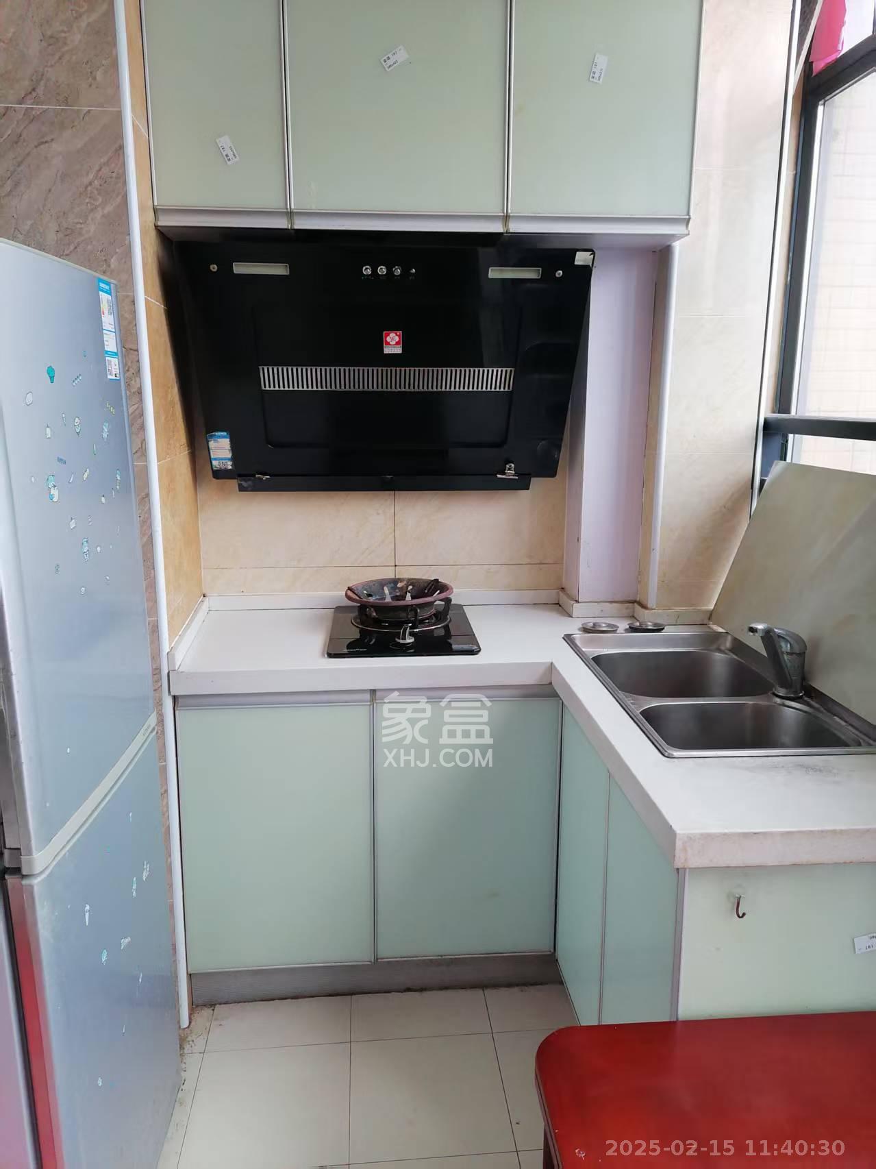 山水湾  1室1厅1卫    1400.0元/月 山水湾  1室1厅1卫    1400.0元/月室内图