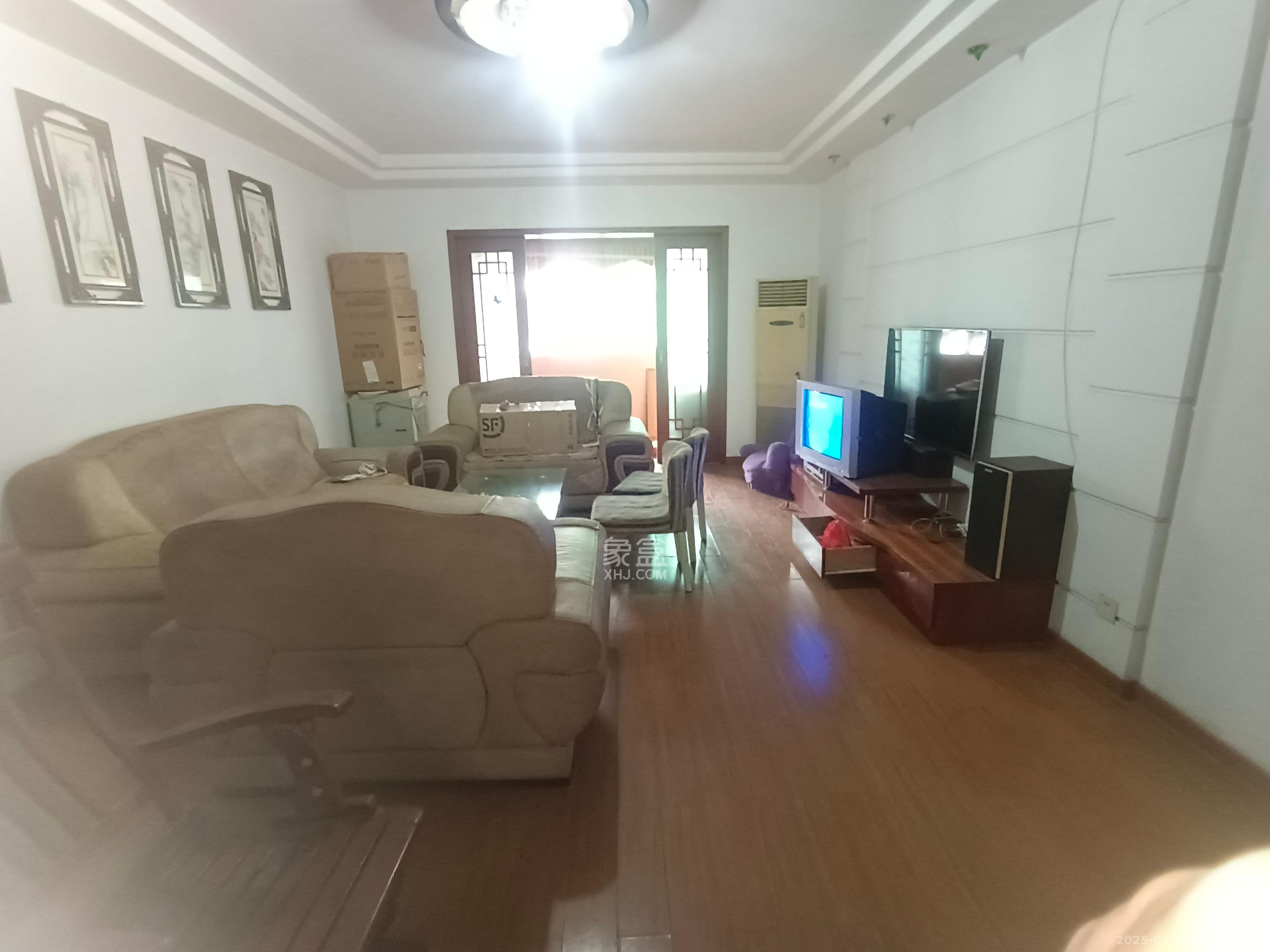 佳远小区(汽车西站) 3室2厅2卫 1900.0元/月 佳远小区(汽车西站) 3室2厅2卫 1900.0元/月室内图