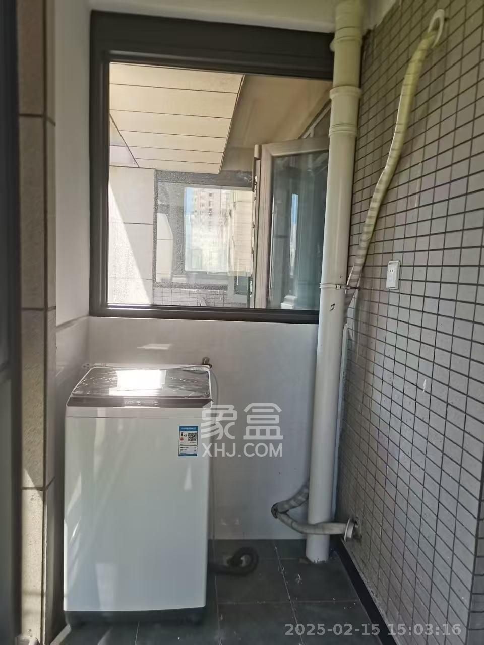 八方小区C区  3室2厅2卫   3800.00元/月室内图