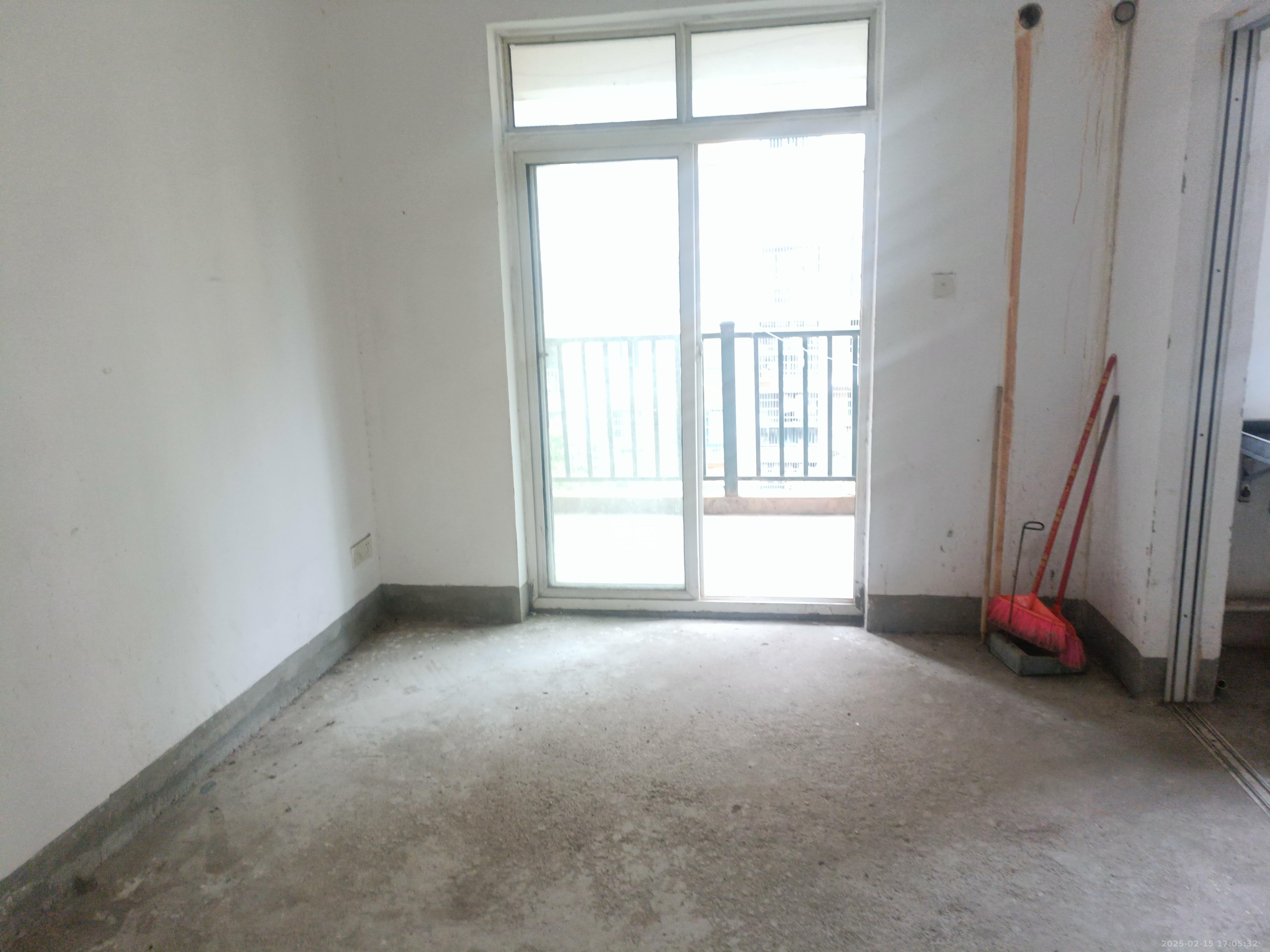 博雅湘水湾  3室2厅2卫   1500.00元/月室内图