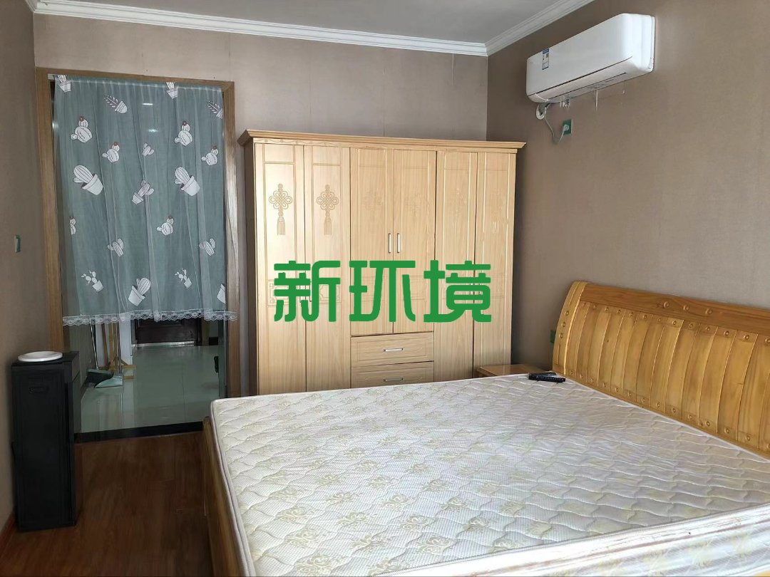 山水印象  1室1厅1卫   28.00万客厅
