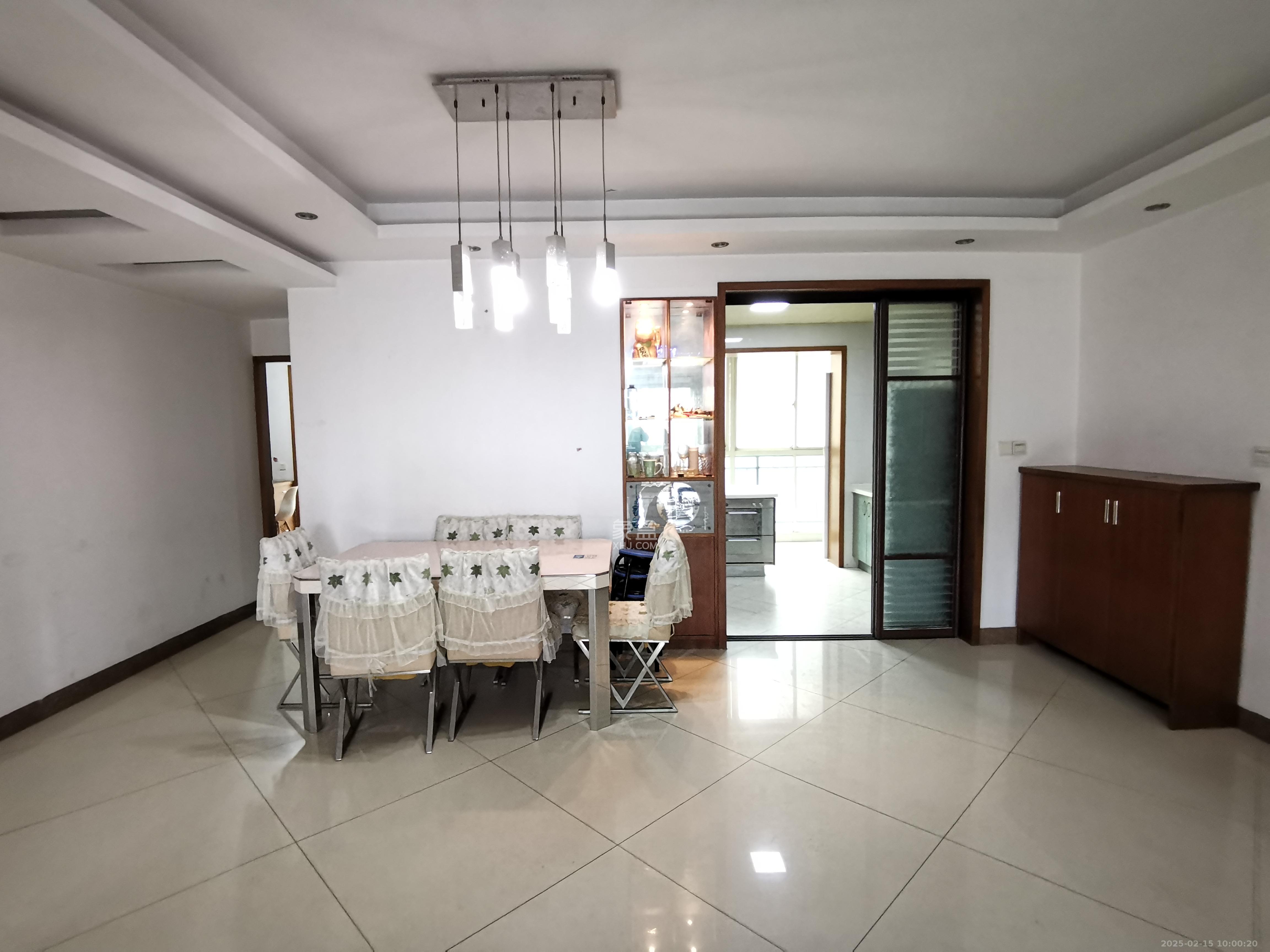 锦湘国际星城一期(锦美苑) 4室2厅2卫 2700.0元/月 锦湘国际星城一期(锦美苑) 4室2厅2卫 2700.0元/月室内图