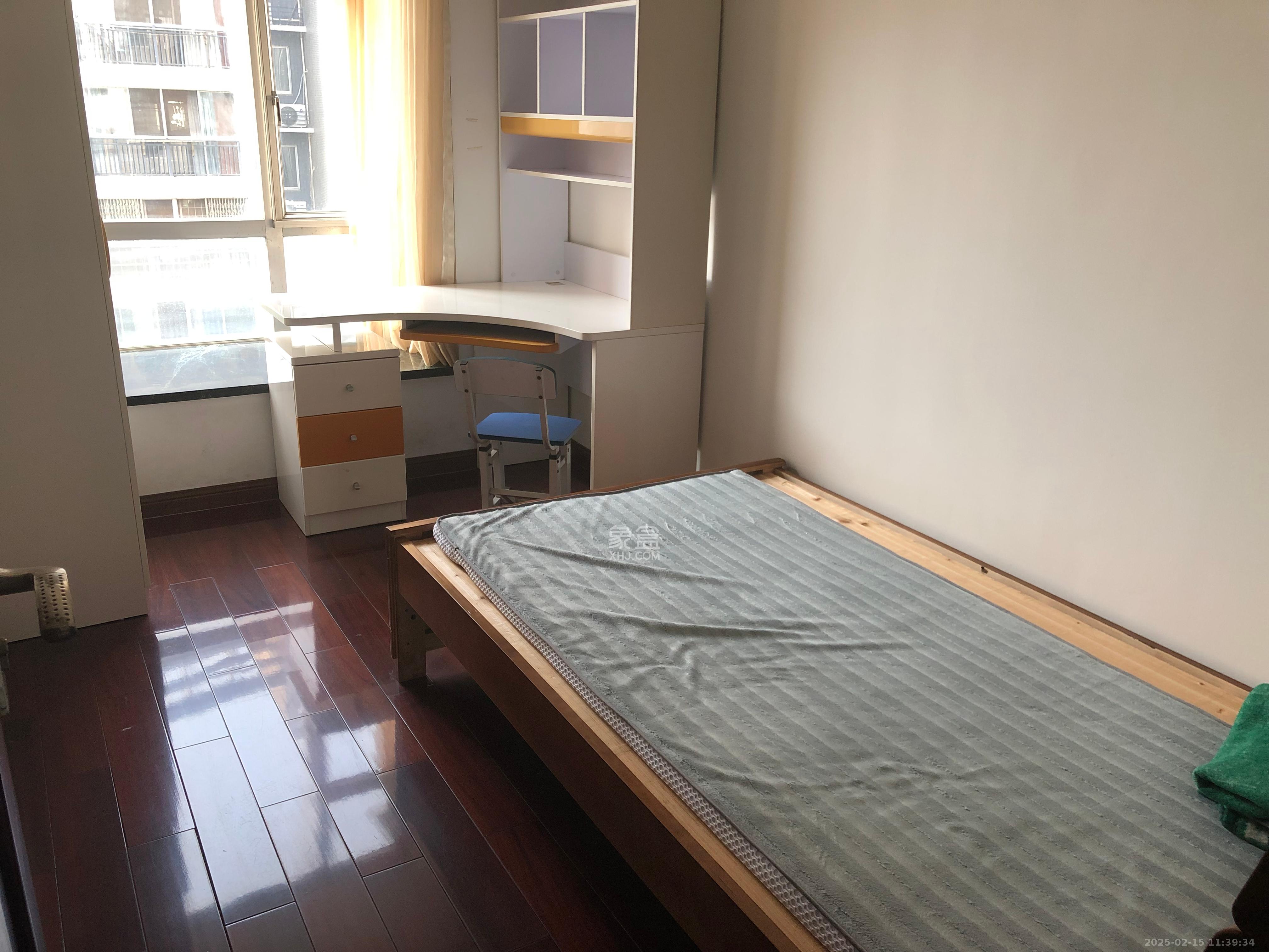 长房东郡  3室2厅2卫   2800.00元/月室内图