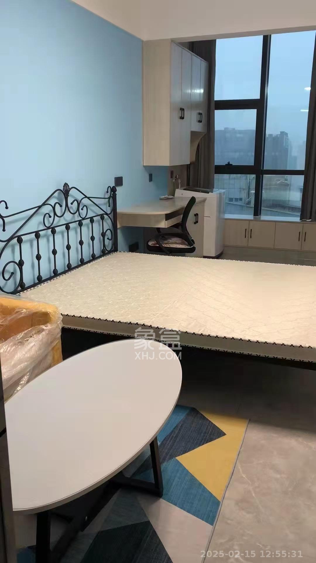 东盈商业广场(华泉城市广场) 1室1厅1卫 1900.0元/月 东盈商业广场(华泉城市广场) 1室1厅1卫 1900.0元/月室内图