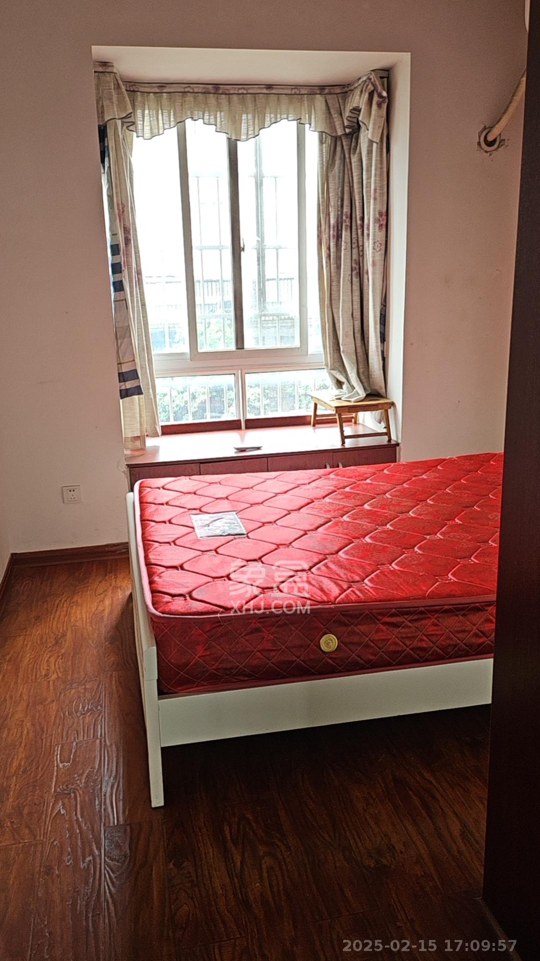 爵士湘 4室2厅2卫 2000.0元/月 爵士湘 4室2厅2卫 2000.0元/月室内图