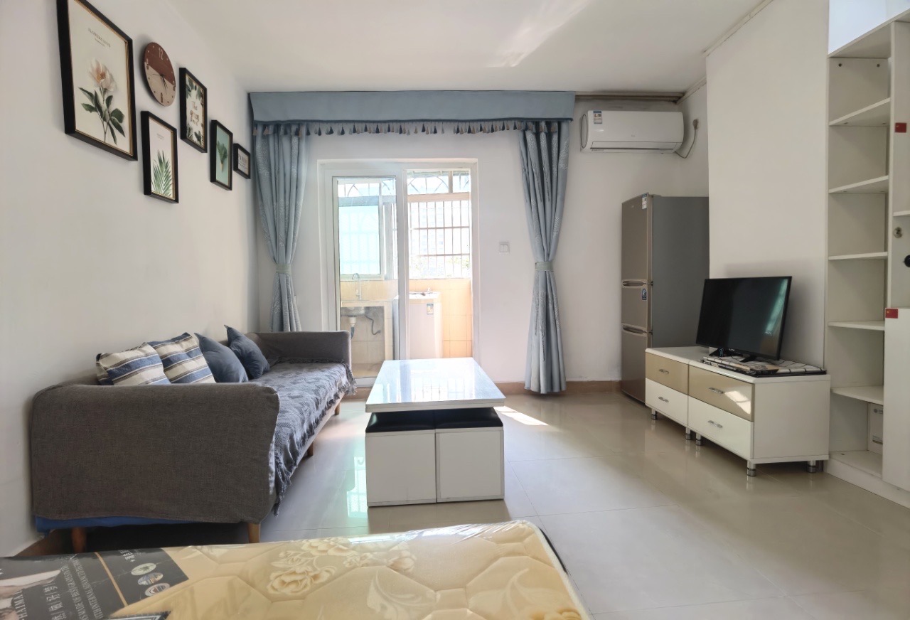 诚泰大厦  1室1厅1卫    41.0万 诚泰大厦  1室1厅1卫    41.0万客厅