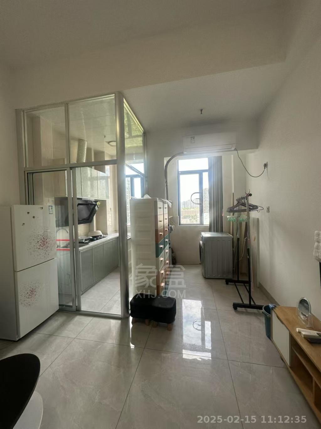 白金汉宫 1室1厅1卫 1300.0元/月 白金汉宫 1室1厅1卫 1300.0元/月室内图