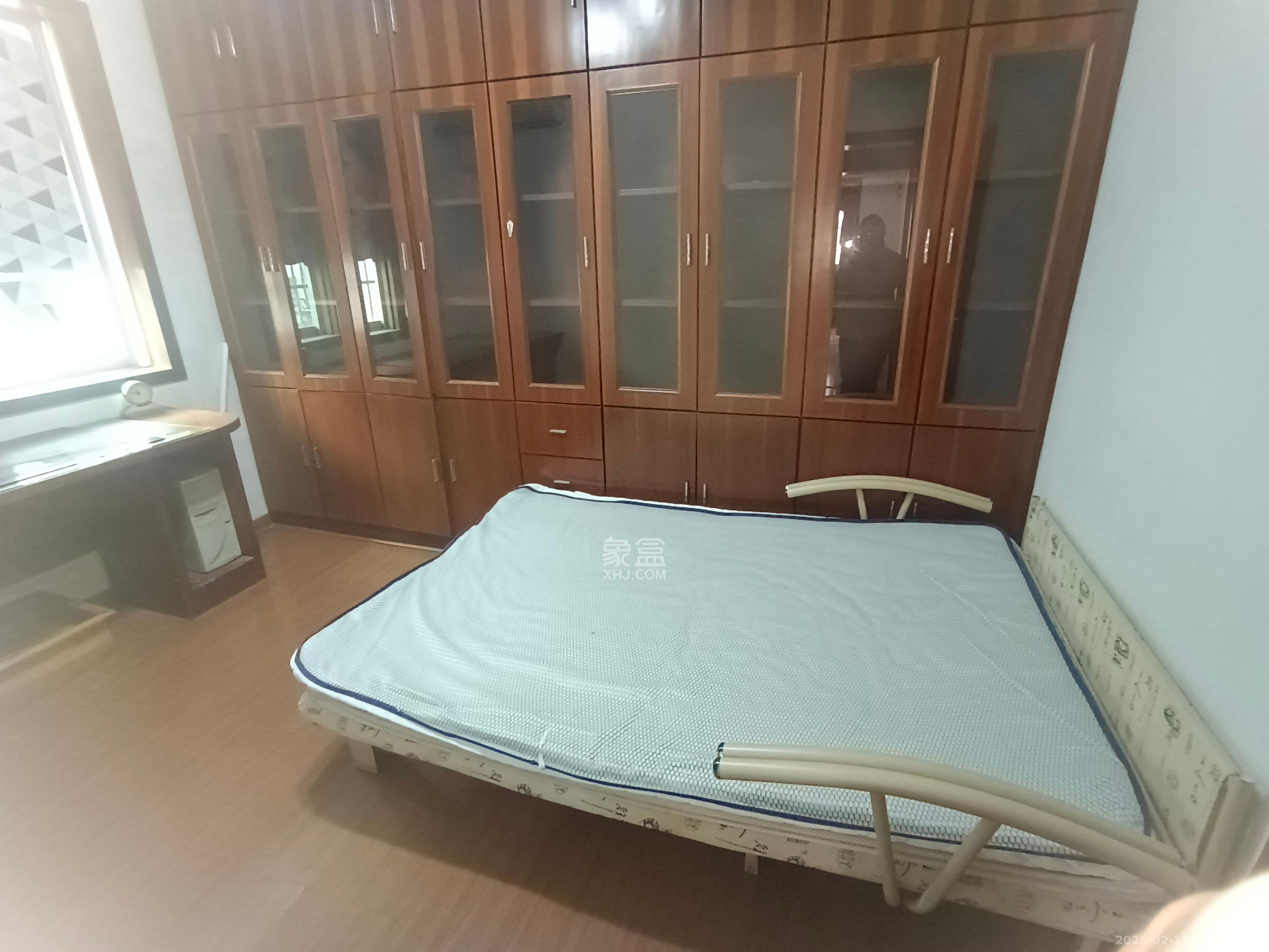 佳远小区(汽车西站) 3室2厅2卫 1900.0元/月 佳远小区(汽车西站) 3室2厅2卫 1900.0元/月室内图