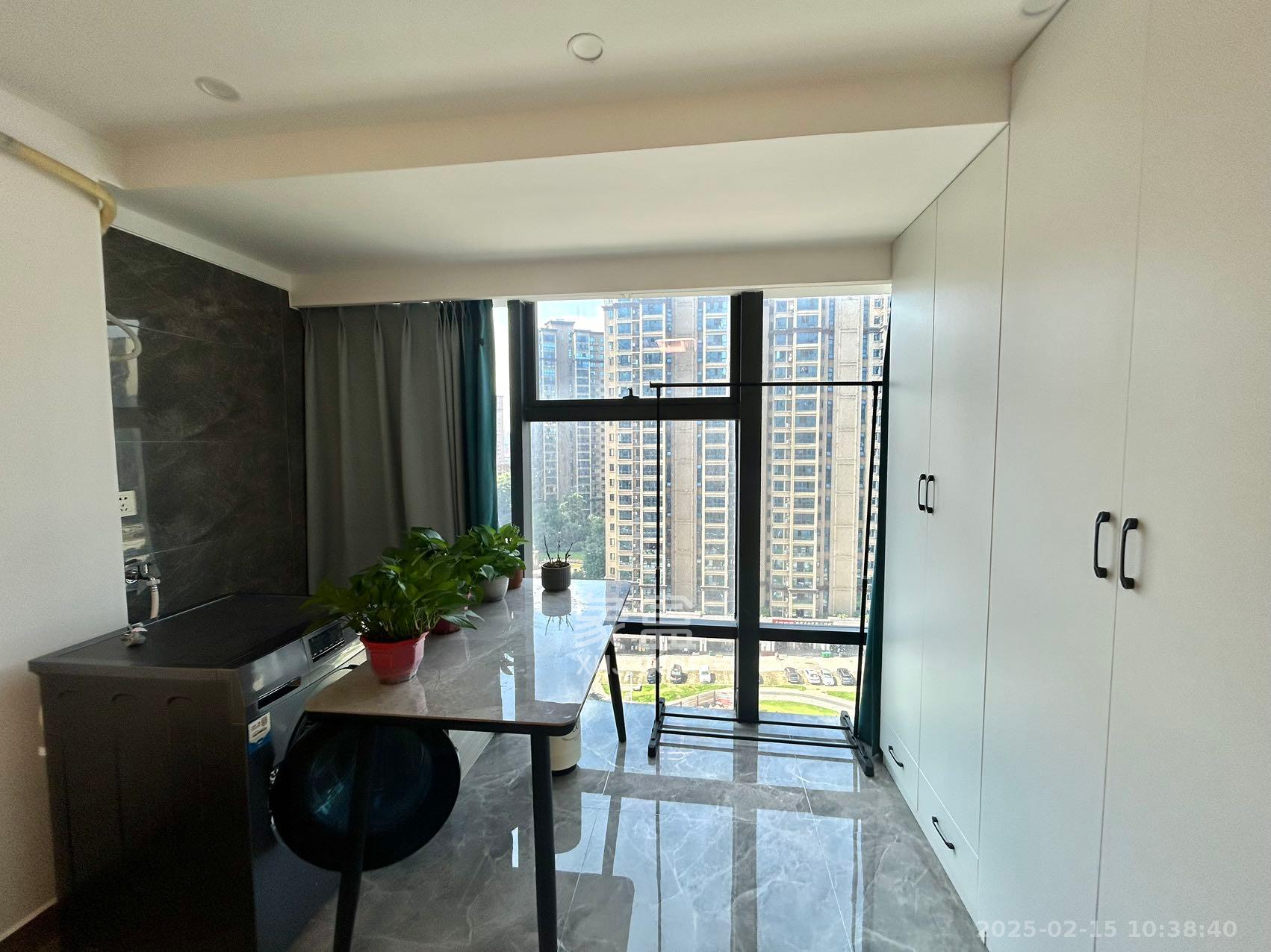 裕天国际商汇中心 1室1厅1卫 1600.0元/月 裕天国际商汇中心 1室1厅1卫 1600.0元/月室内图