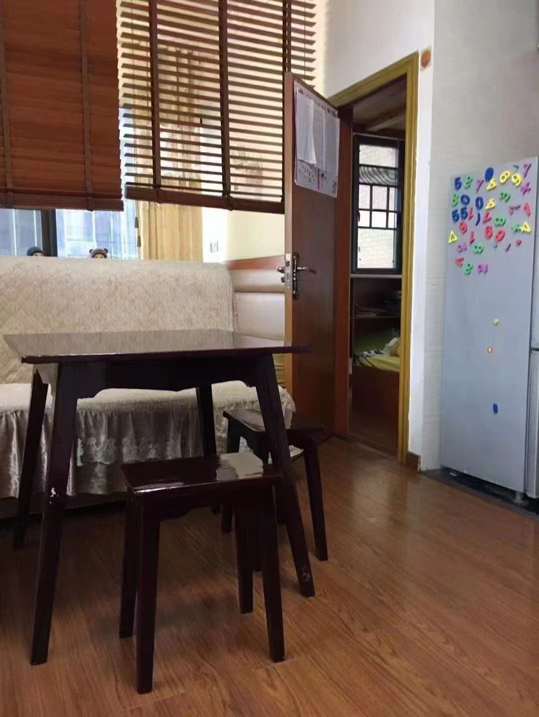 盛世时代广场  1室1厅1卫    1200.0元/月室内图