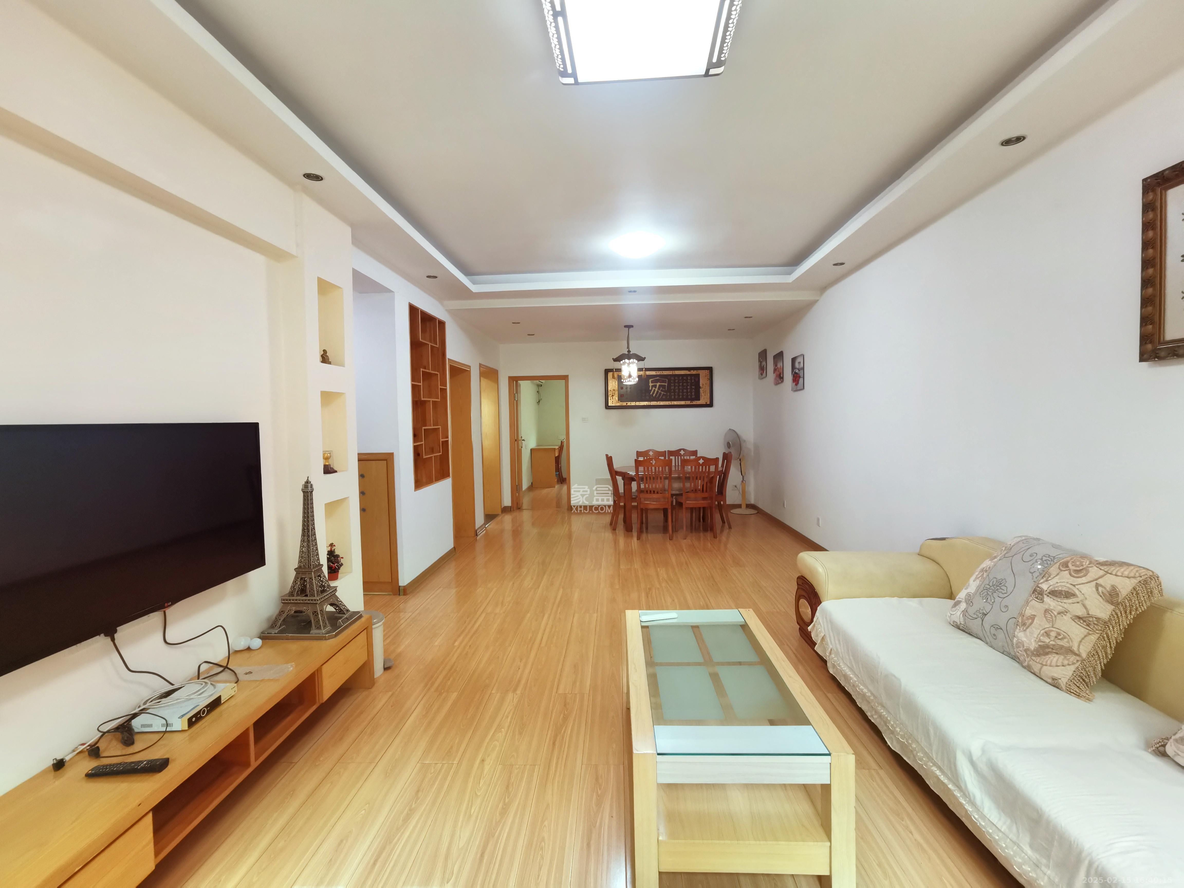 秀峰商贸城 2室2厅1卫 1700.0元/月 秀峰商贸城 2室2厅1卫 1700.0元/月室内图