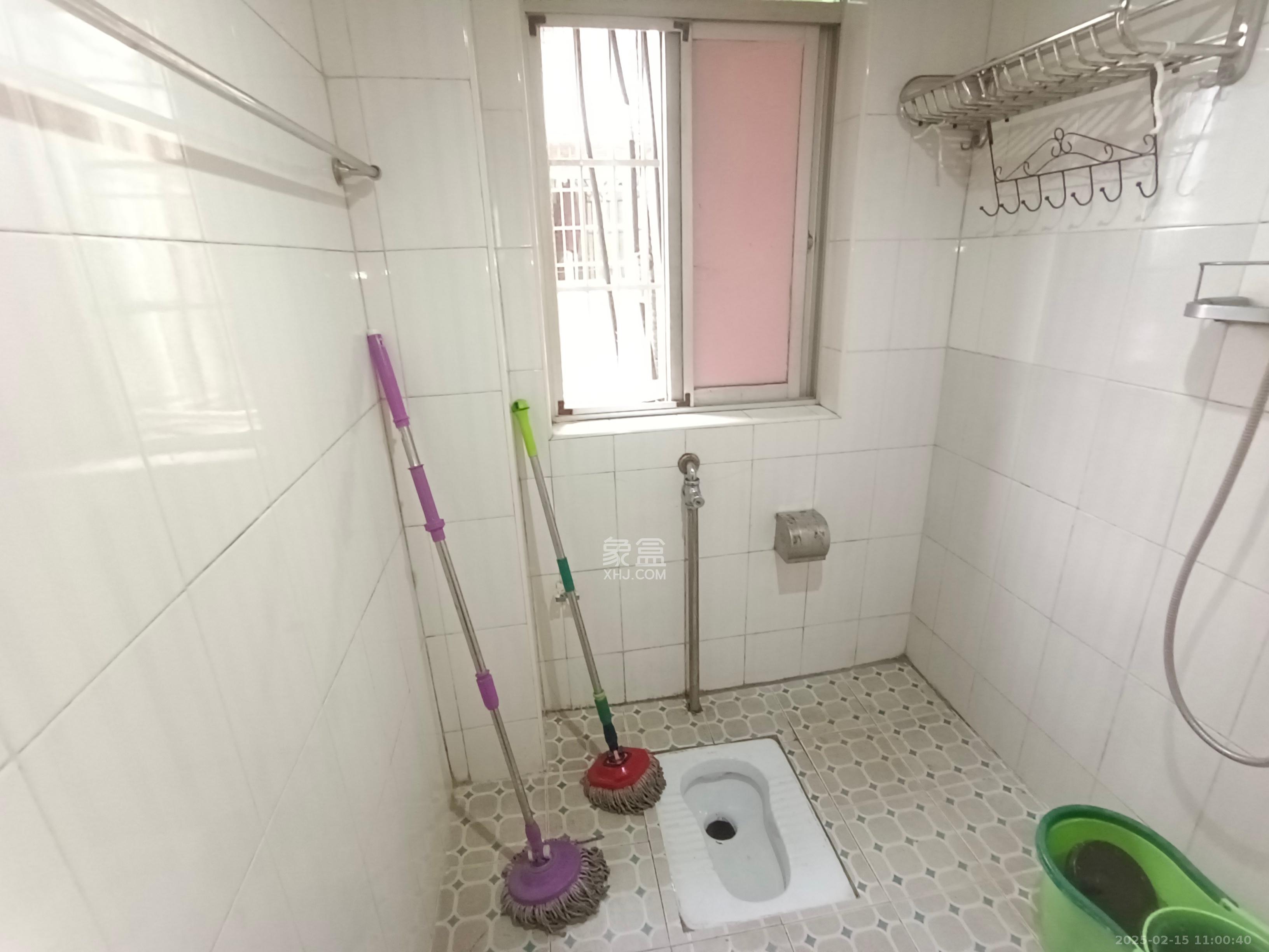 佳远小区(汽车西站) 3室2厅2卫 1900.0元/月 佳远小区(汽车西站) 3室2厅2卫 1900.0元/月室内图