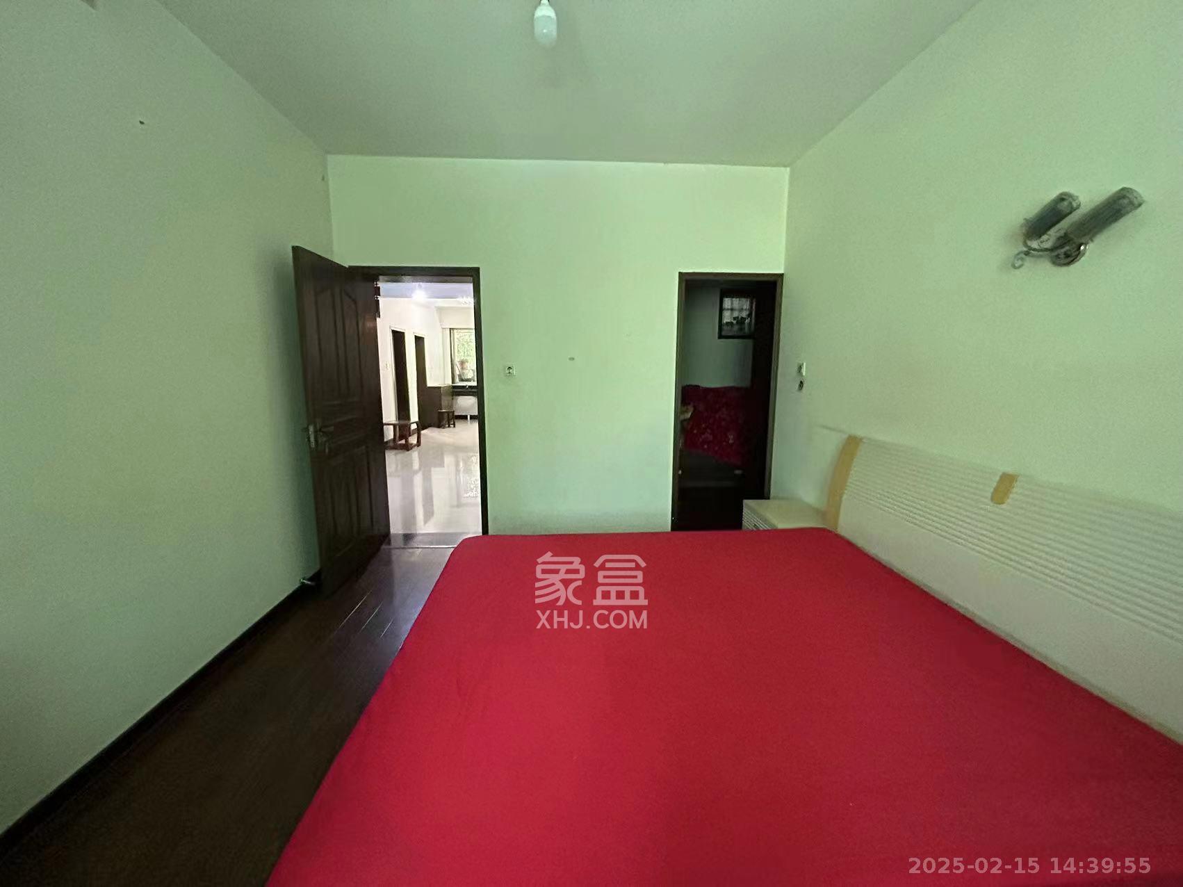 中南汽车世界 3室2厅2卫 1200.0元/月 中南汽车世界 3室2厅2卫 1200.0元/月室内图