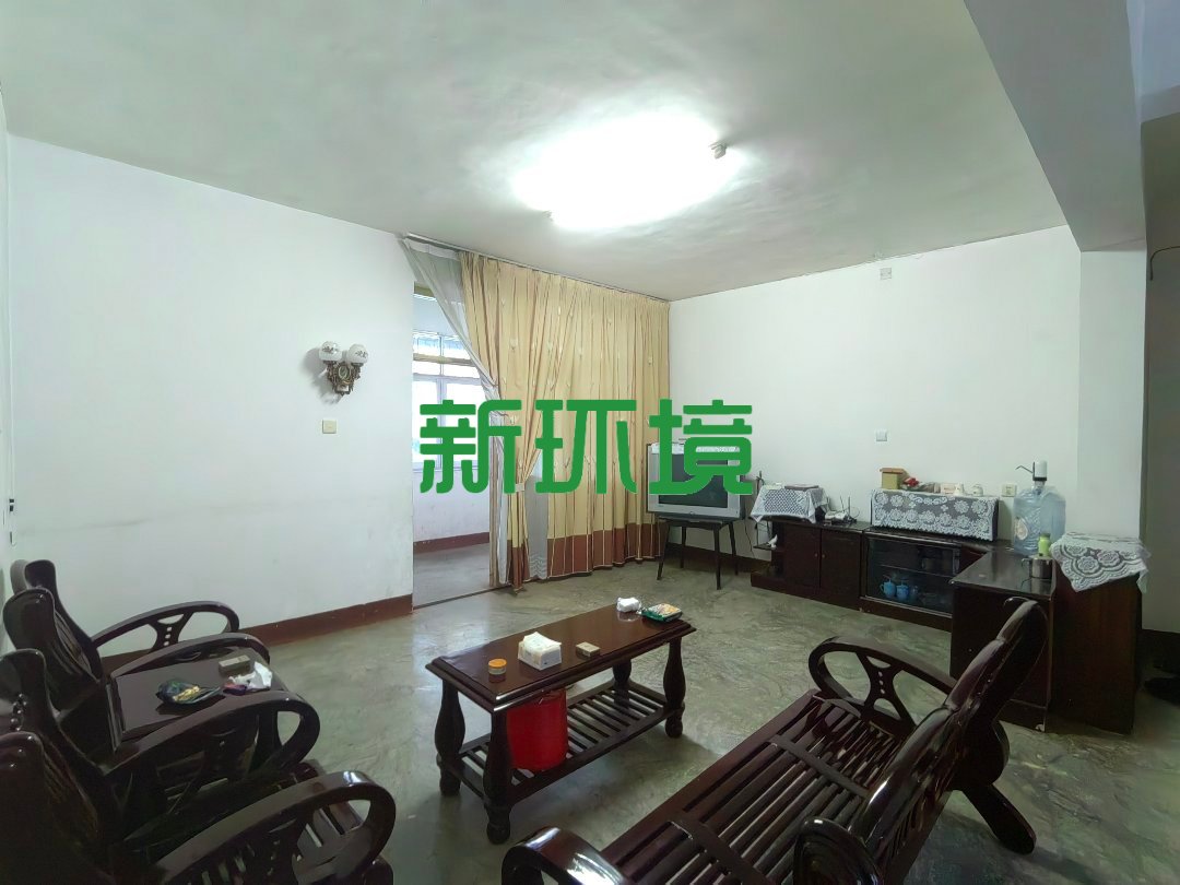 市委二号院  3室2厅2卫    50.0万 市委二号院  3室2厅2卫    50.0万客厅