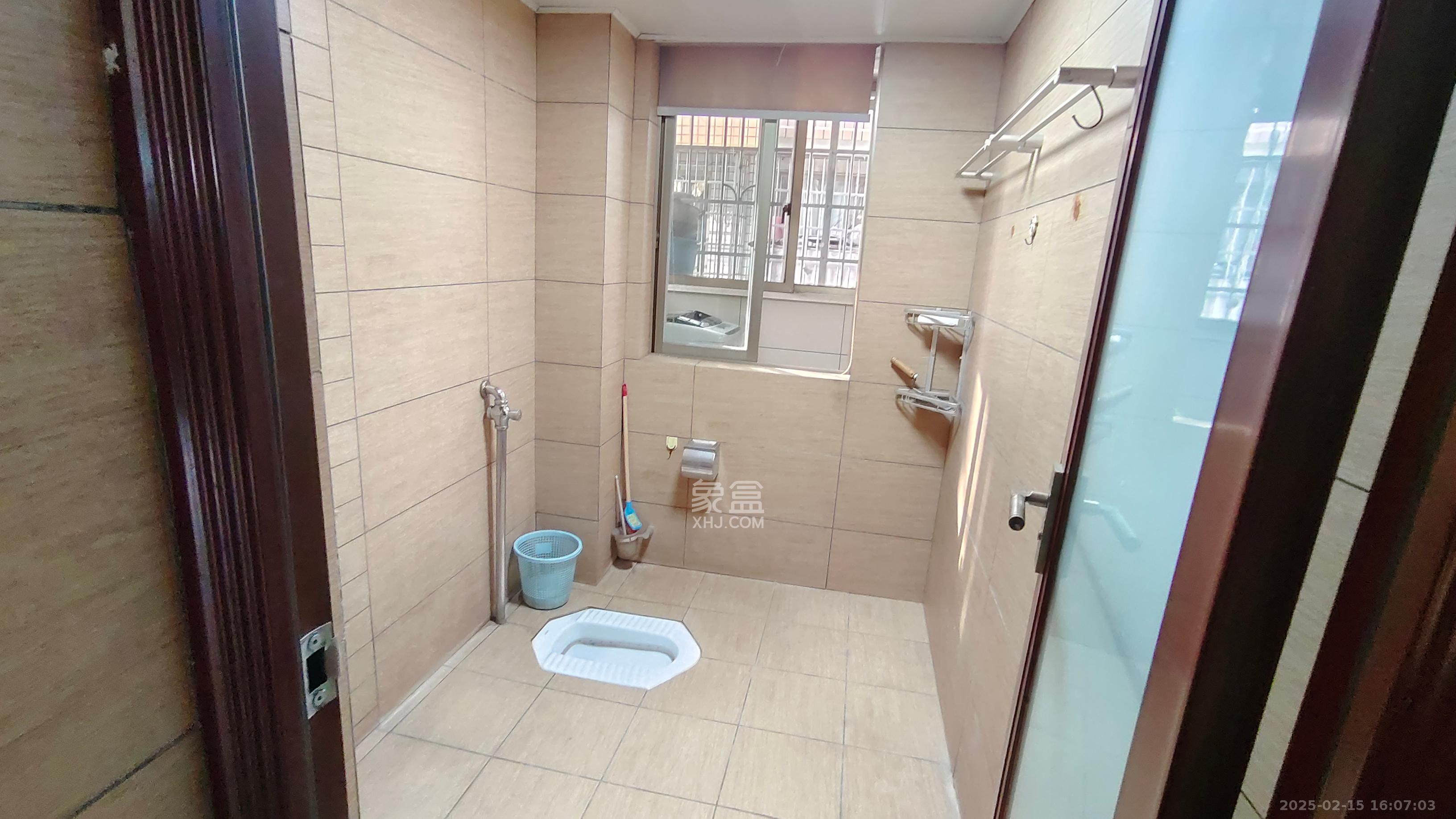 裕南大厦 4室2厅2卫 3500.0元/月 裕南大厦 4室2厅2卫 3500.0元/月室内图