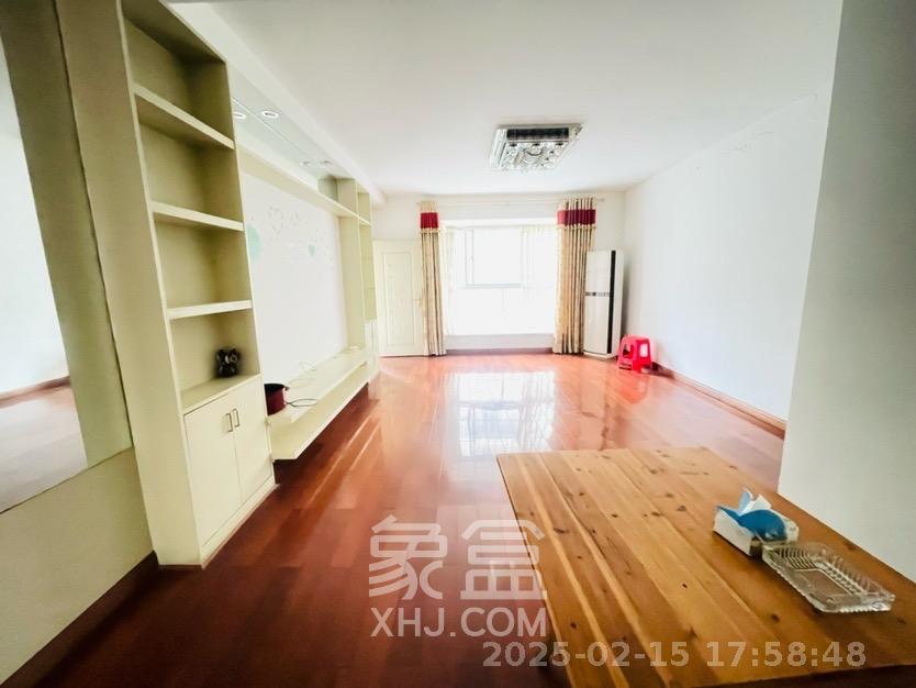 红树湾  4室2厅2卫   2200.00元/月