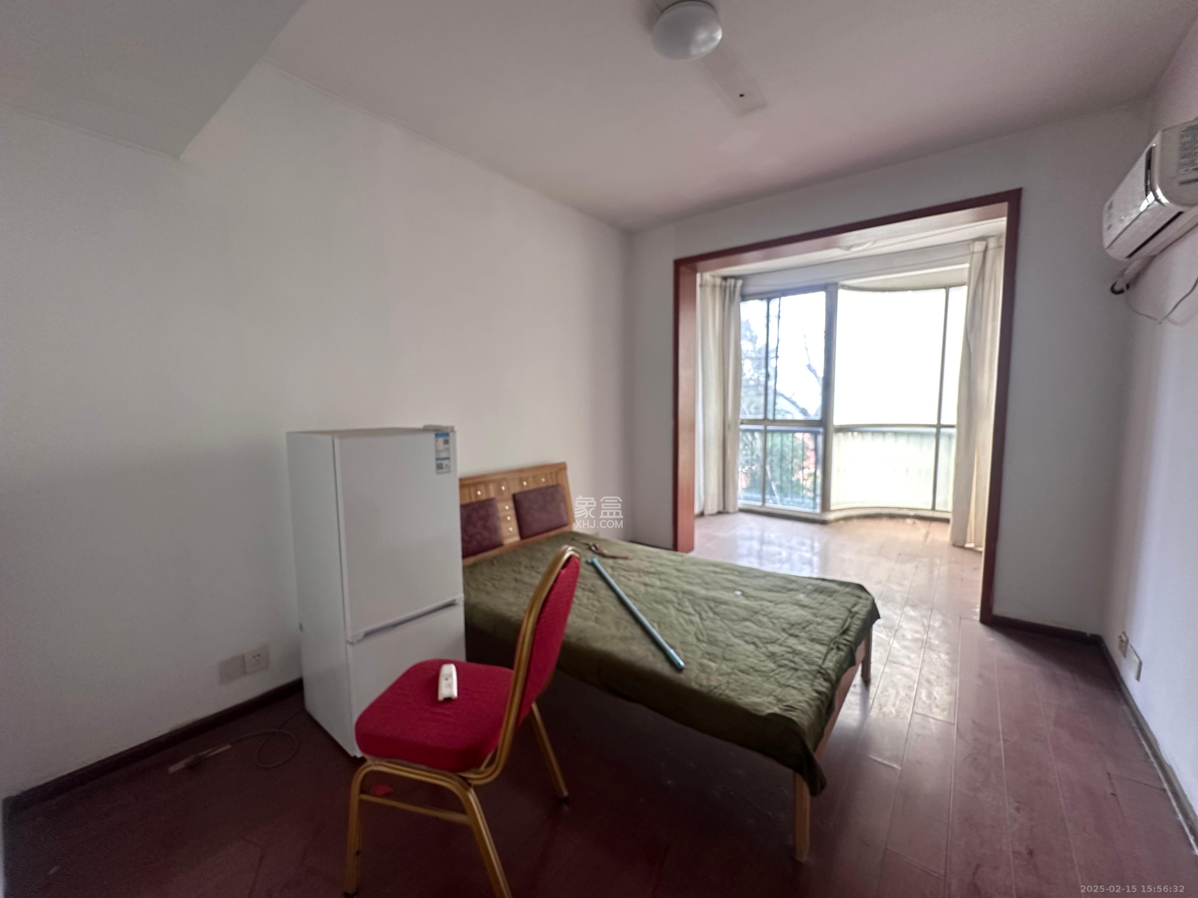 金色比华利 3室2厅2卫 2600.0元/月 金色比华利 3室2厅2卫 2600.0元/月室内图