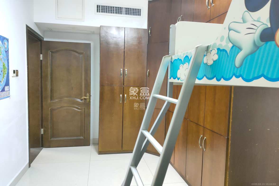 天平公寓(芙蓉区高级人民法院老宿舍)  2室2厅1卫    2300.0元/月 天平公寓(芙蓉区高级人民法院老宿舍)  2室2厅1卫    2300.0元/月室内图