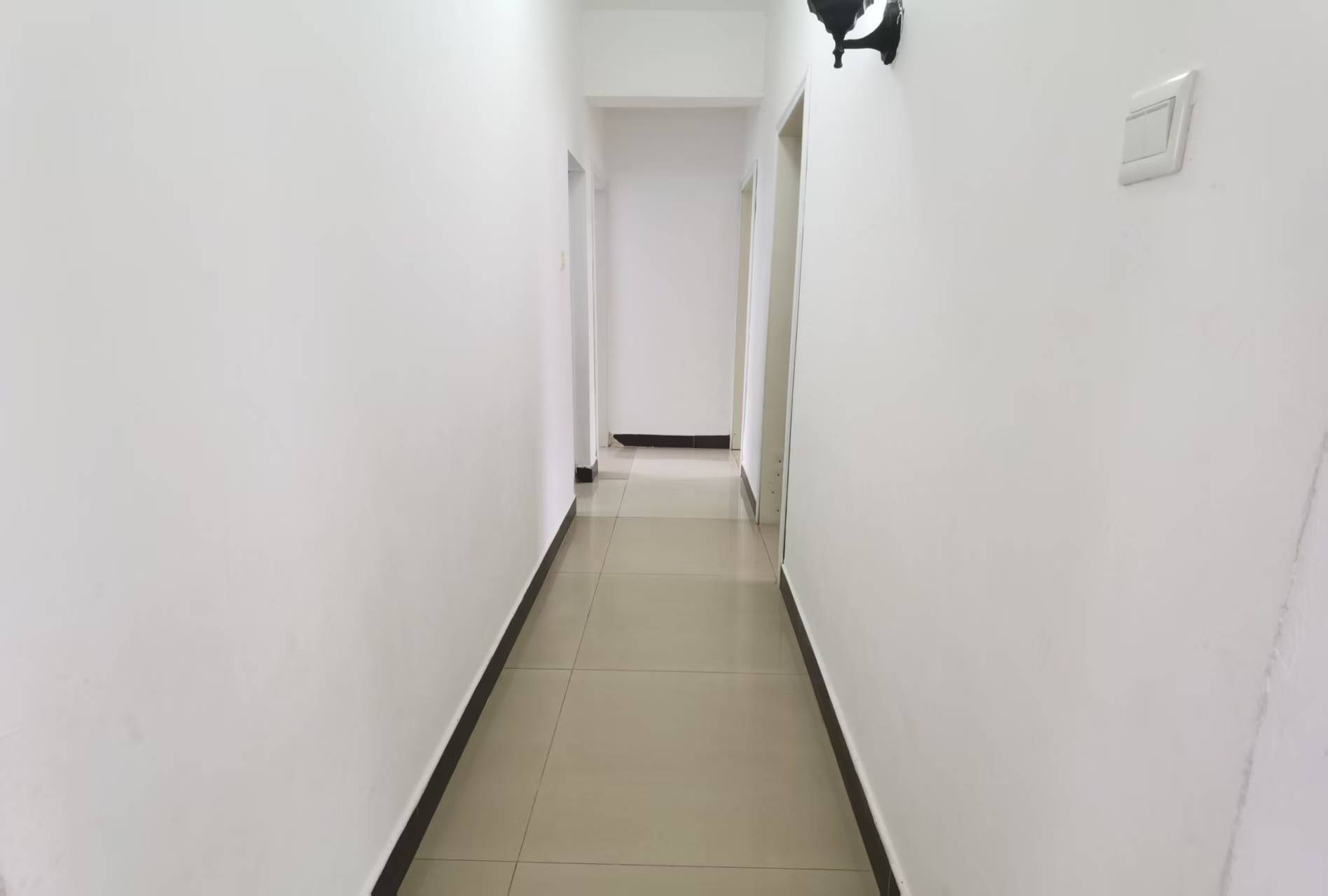 伊甸家园  3室2厅2卫    3200.0元/月室内图