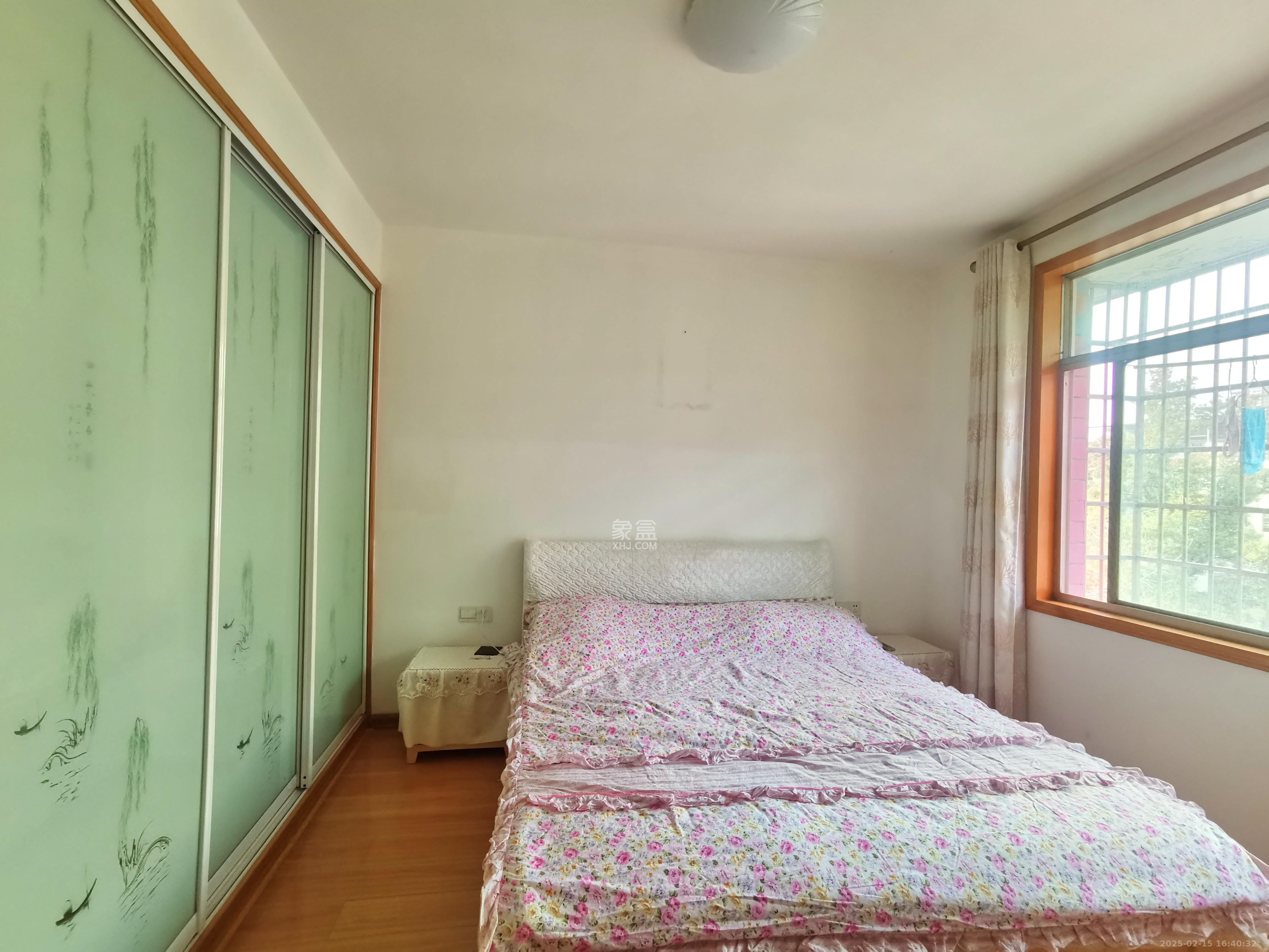 秀峰商贸城 2室2厅1卫 1700.0元/月 秀峰商贸城 2室2厅1卫 1700.0元/月室内图