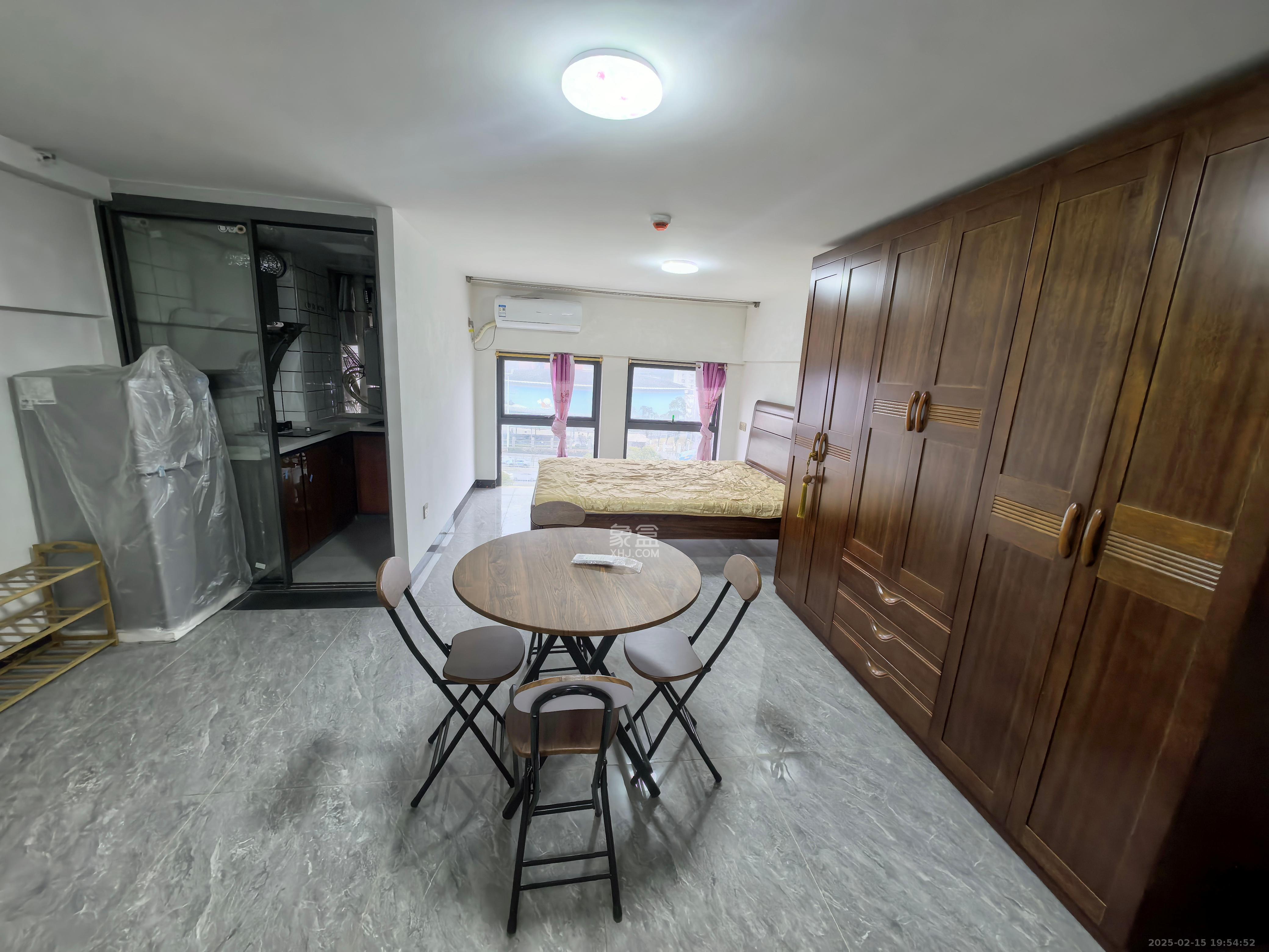 九玺铭城(九玺华府) 1室1厅1卫 2200.0元/月 九玺铭城(九玺华府) 1室1厅1卫 2200.0元/月室内图