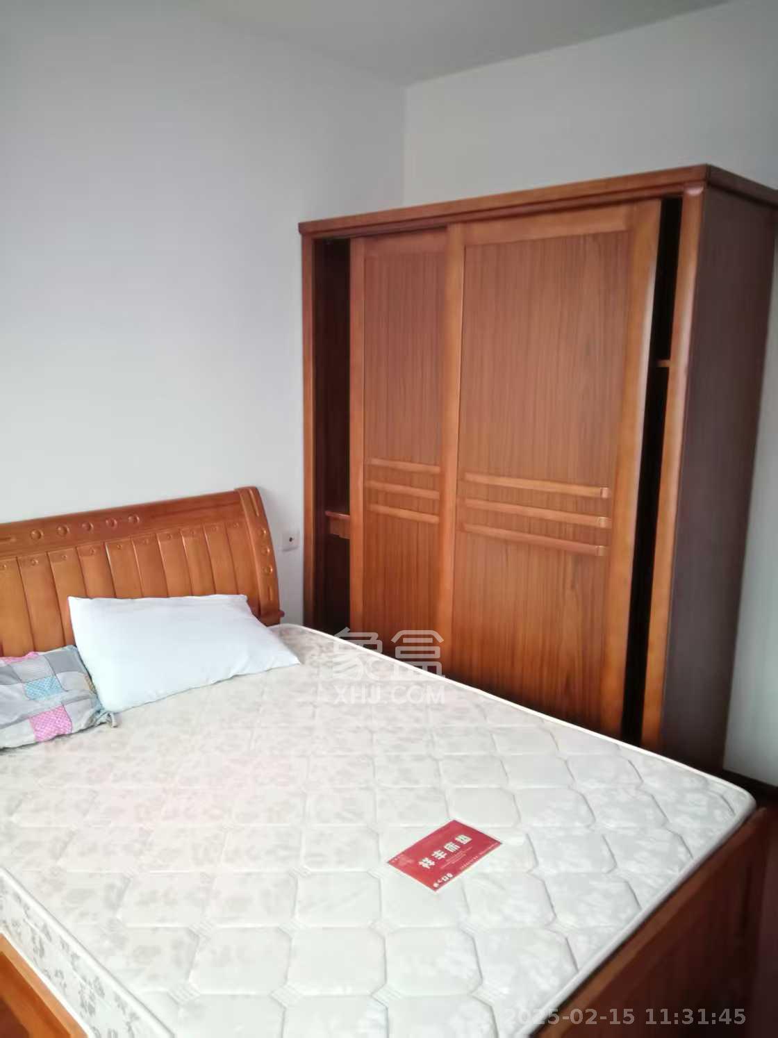 卓越蔚蓝海岸三期  2室2厅1卫   1800.00元/月室内图