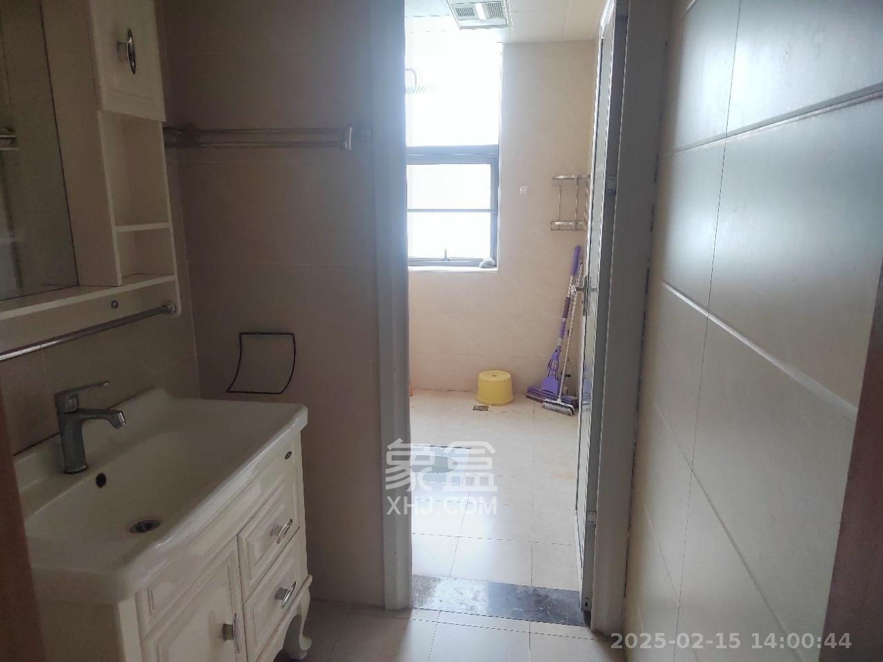 颐和佳园  3室2厅2卫    2800.0元/月 颐和佳园  3室2厅2卫    2800.0元/月