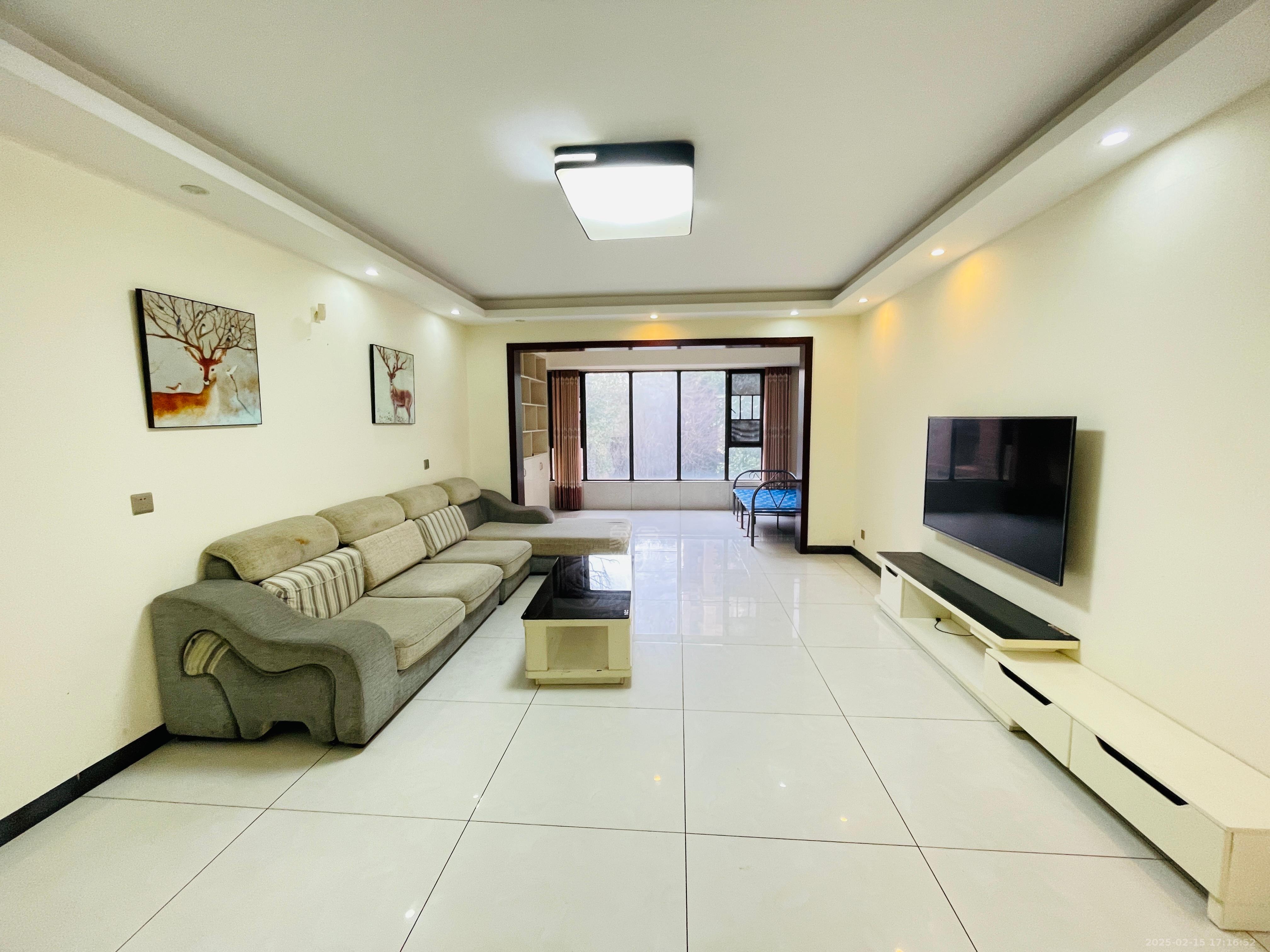 佳兆业金域天下二期 4室2厅1卫 2200.0元/月 佳兆业金域天下二期 4室2厅1卫 2200.0元/月室内图