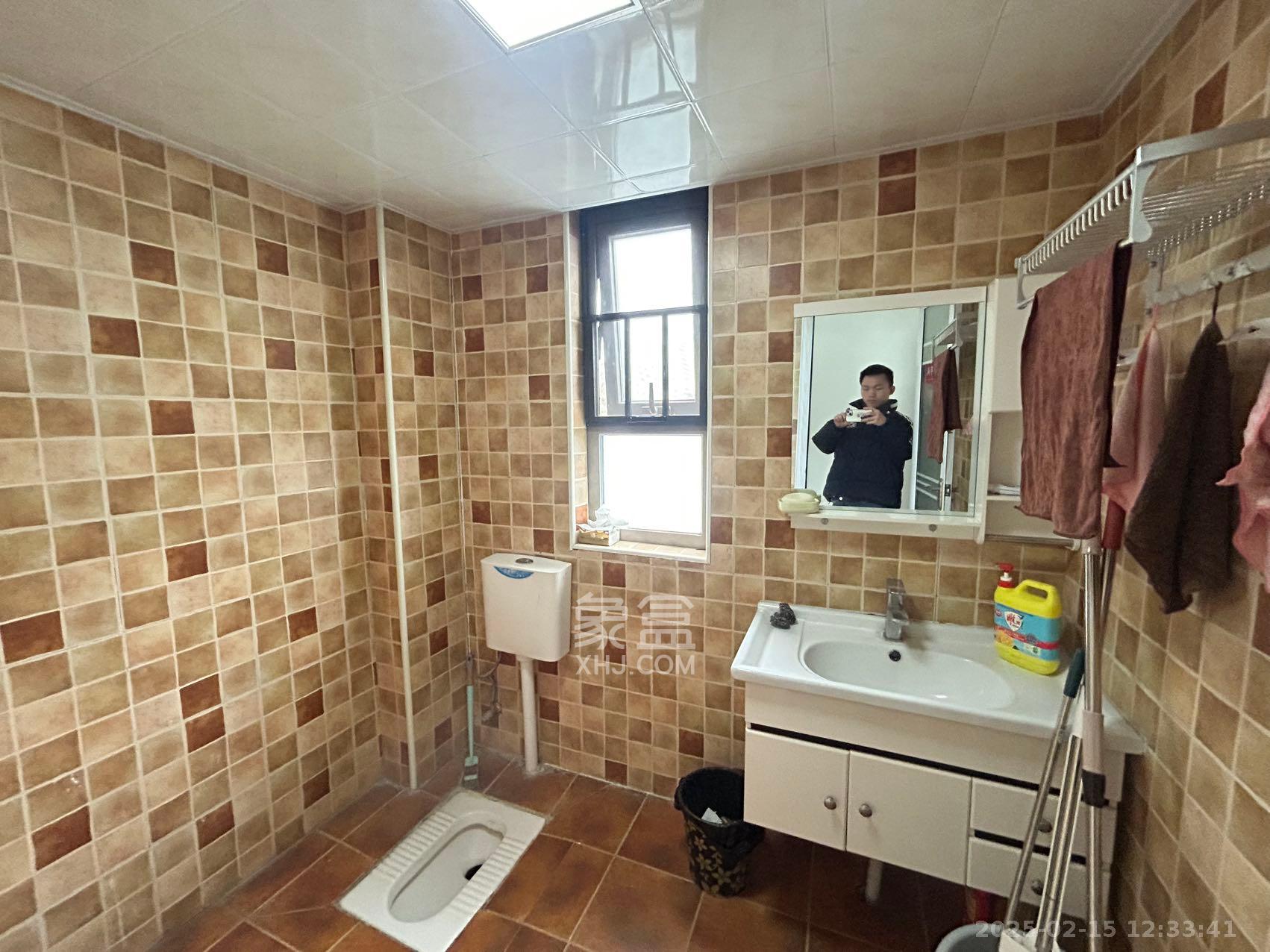 怡海星城  3室2厅2卫    2300.0元/月室内图