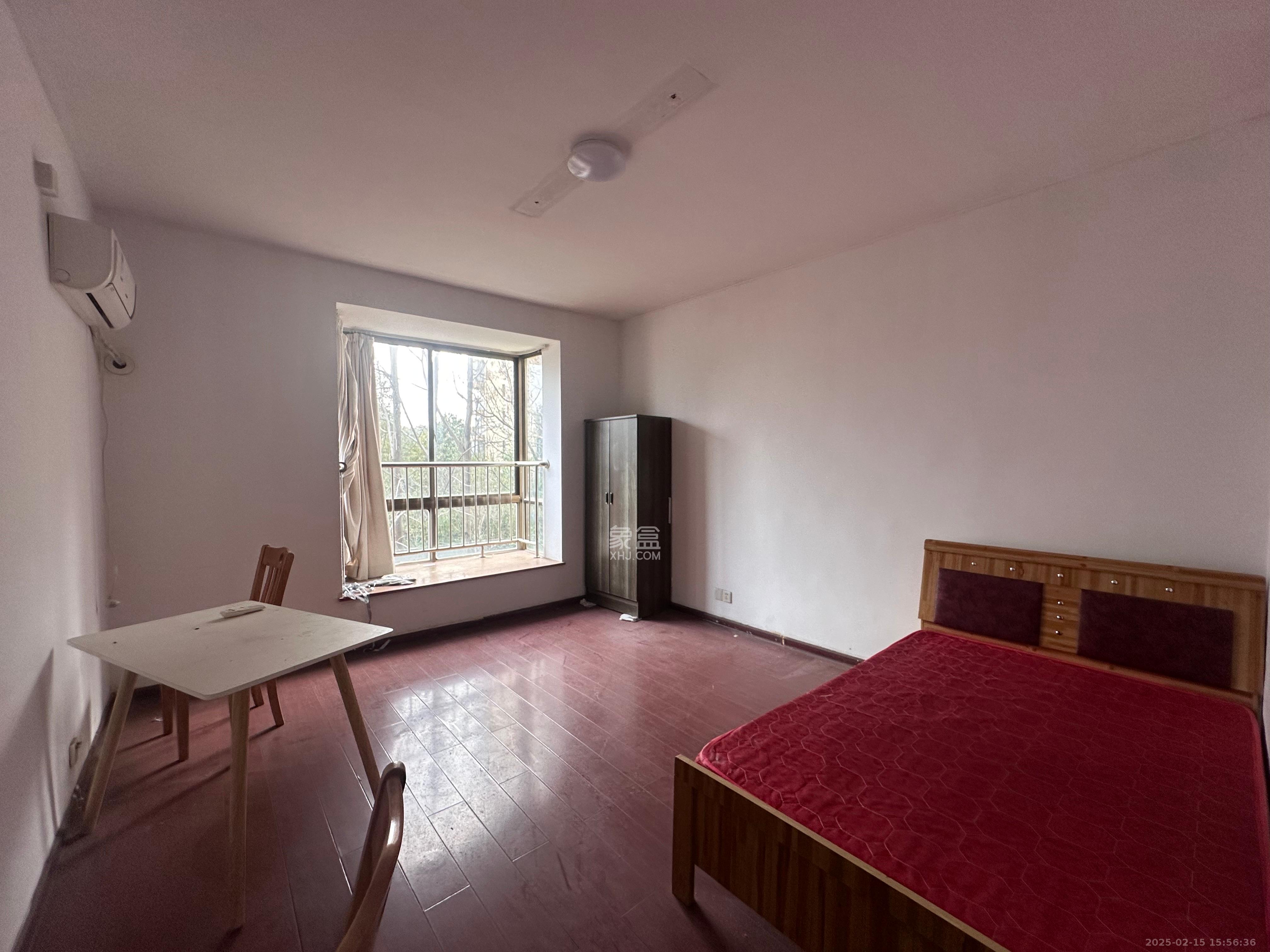 金色比华利 3室2厅2卫 2600.0元/月 金色比华利 3室2厅2卫 2600.0元/月室内图