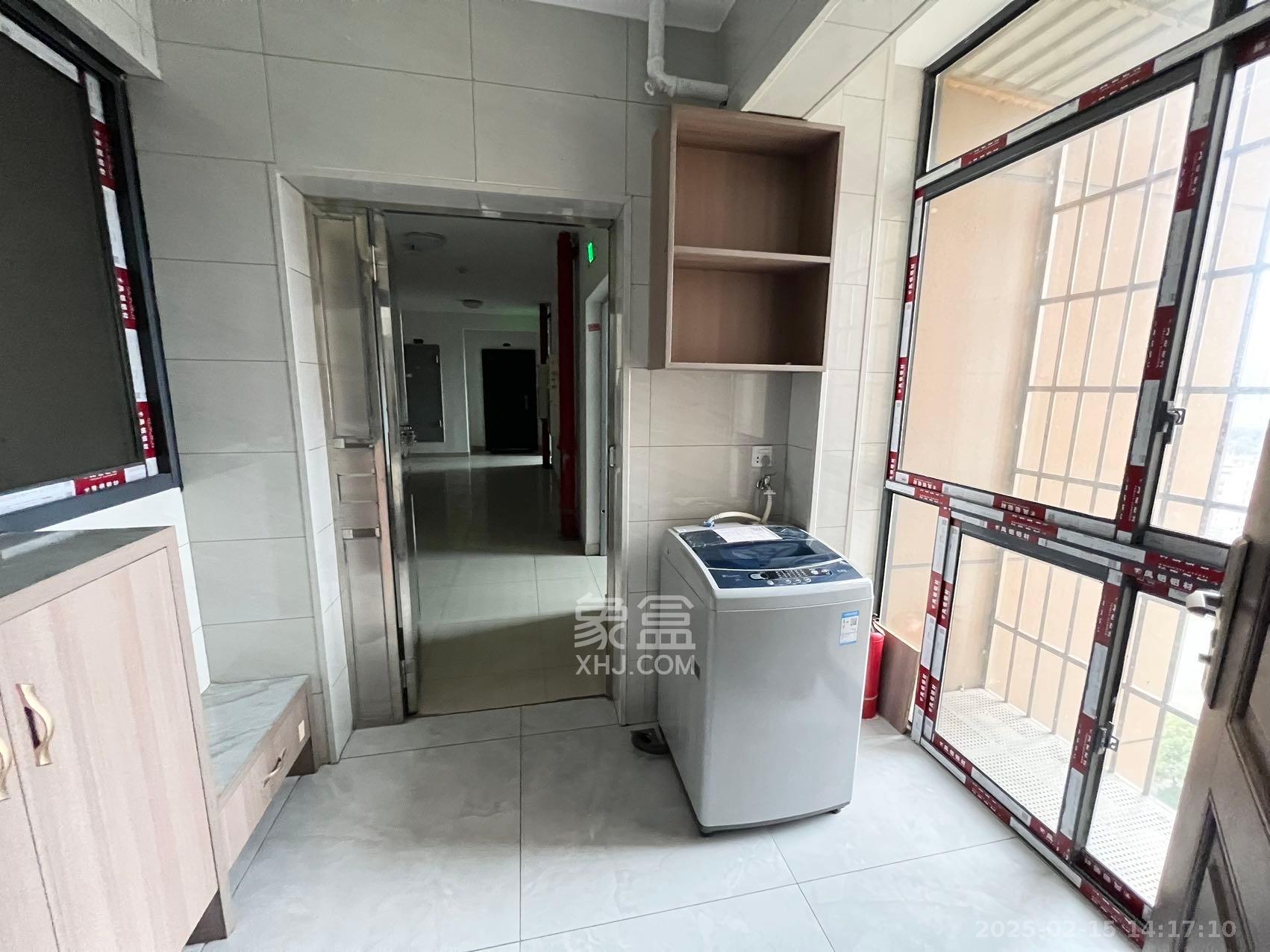 东合新苑  3室2厅2卫   2800.00元/月室内图