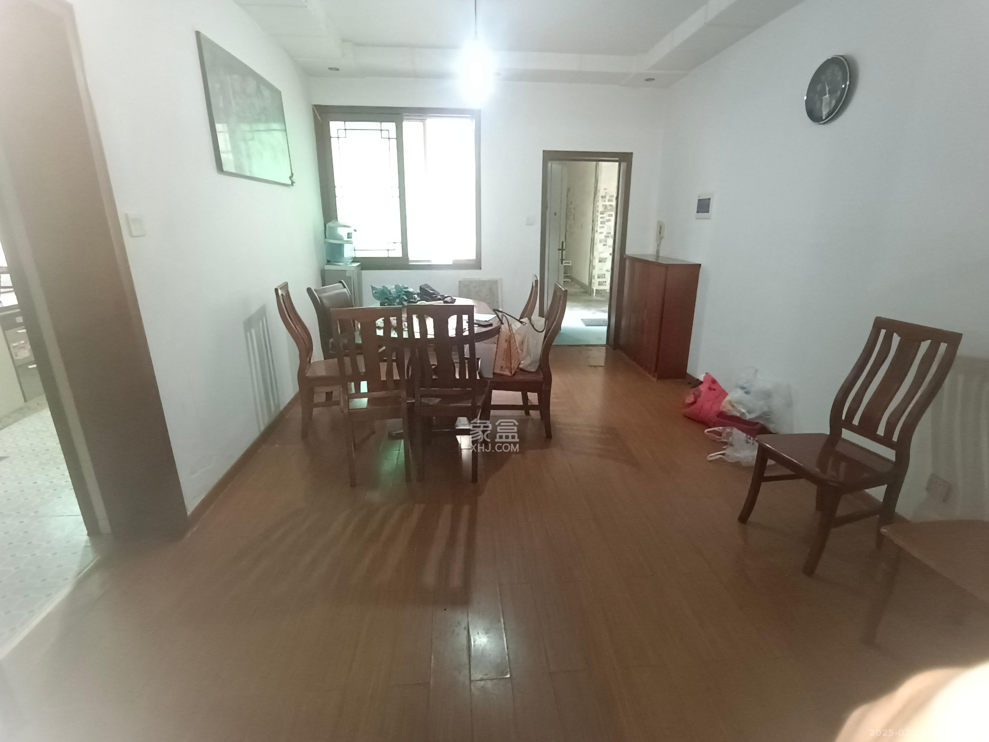 佳远小区(汽车西站) 3室2厅2卫 1900.0元/月 佳远小区(汽车西站) 3室2厅2卫 1900.0元/月室内图