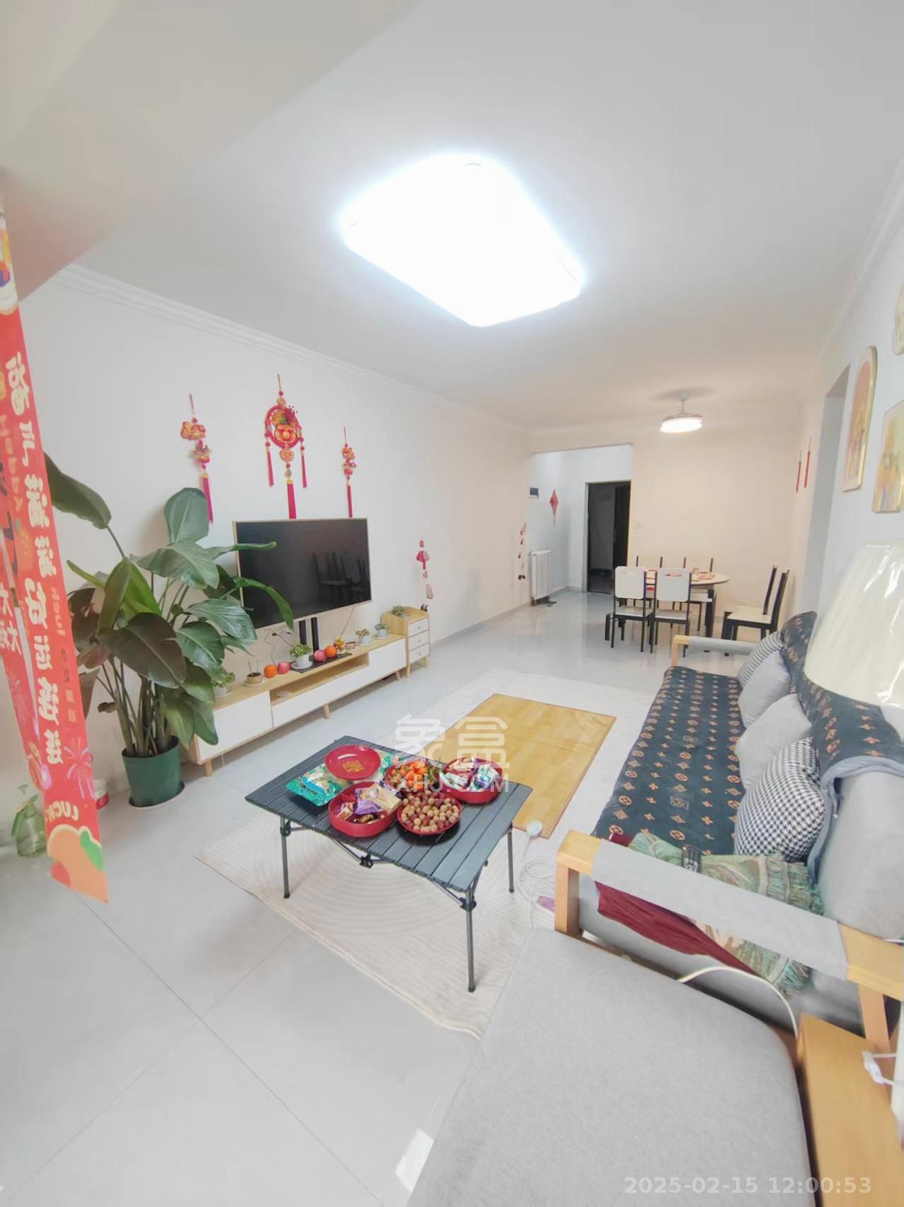 步步高梅溪新天地二期（步步高梅溪嘉苑）  3室2厅2卫   2600.00元/月室内图