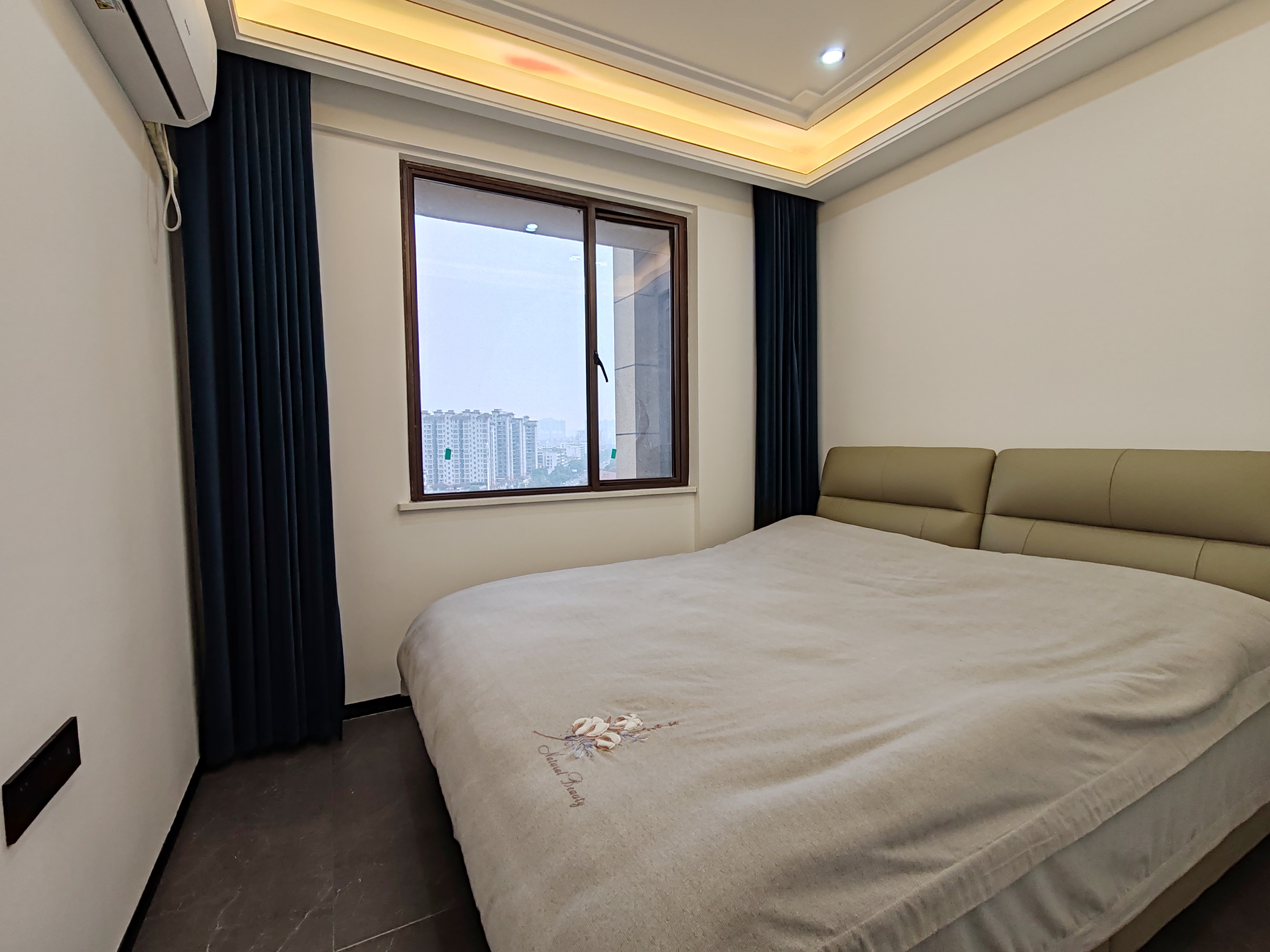 德大揽胜 3室2厅2卫 2280.0元/月 德大揽胜 3室2厅2卫 2280.0元/月室内图